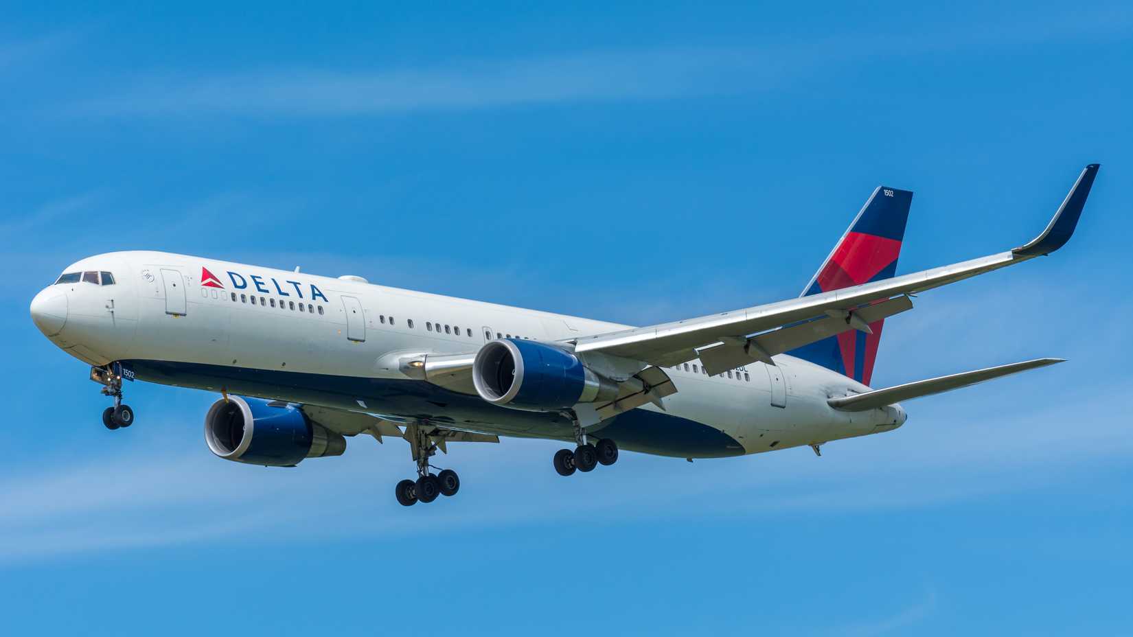 Delta Air Lines Boeing 767-300ER final approach 