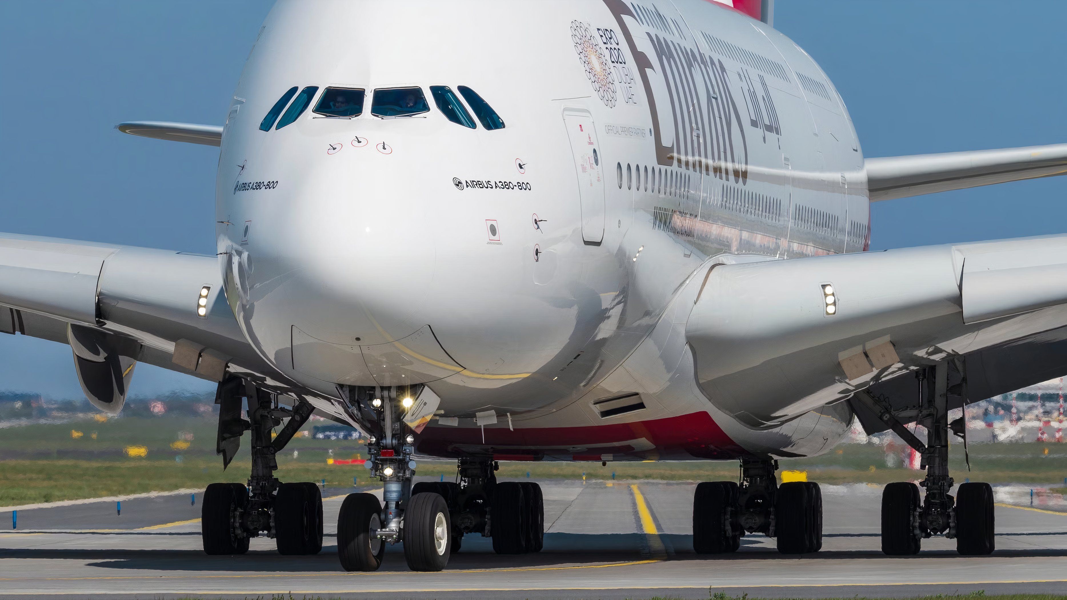 Emirates' New Christmas Delights: Holiday Treats Onboard & At Lounges