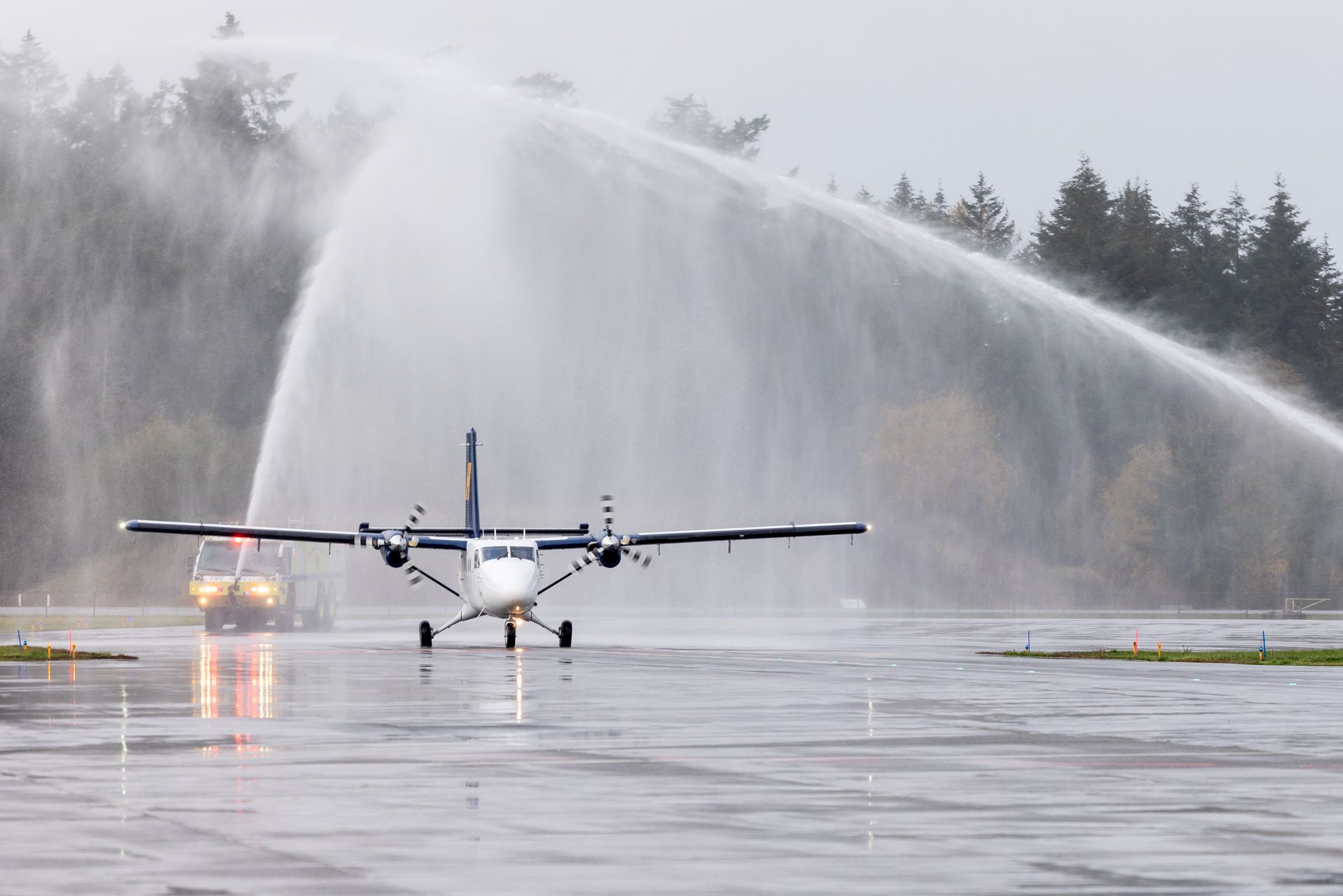 Harbour Air Launches Twin Otter Vancouver Wheeled Flights