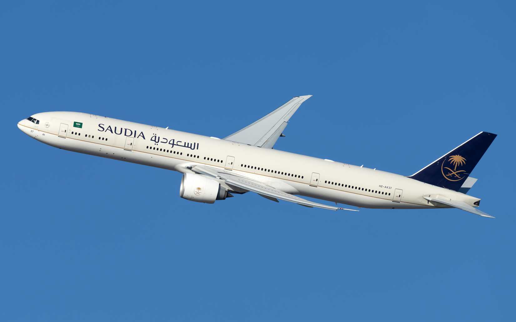 Saudia Boeing 777-300ER Inflight