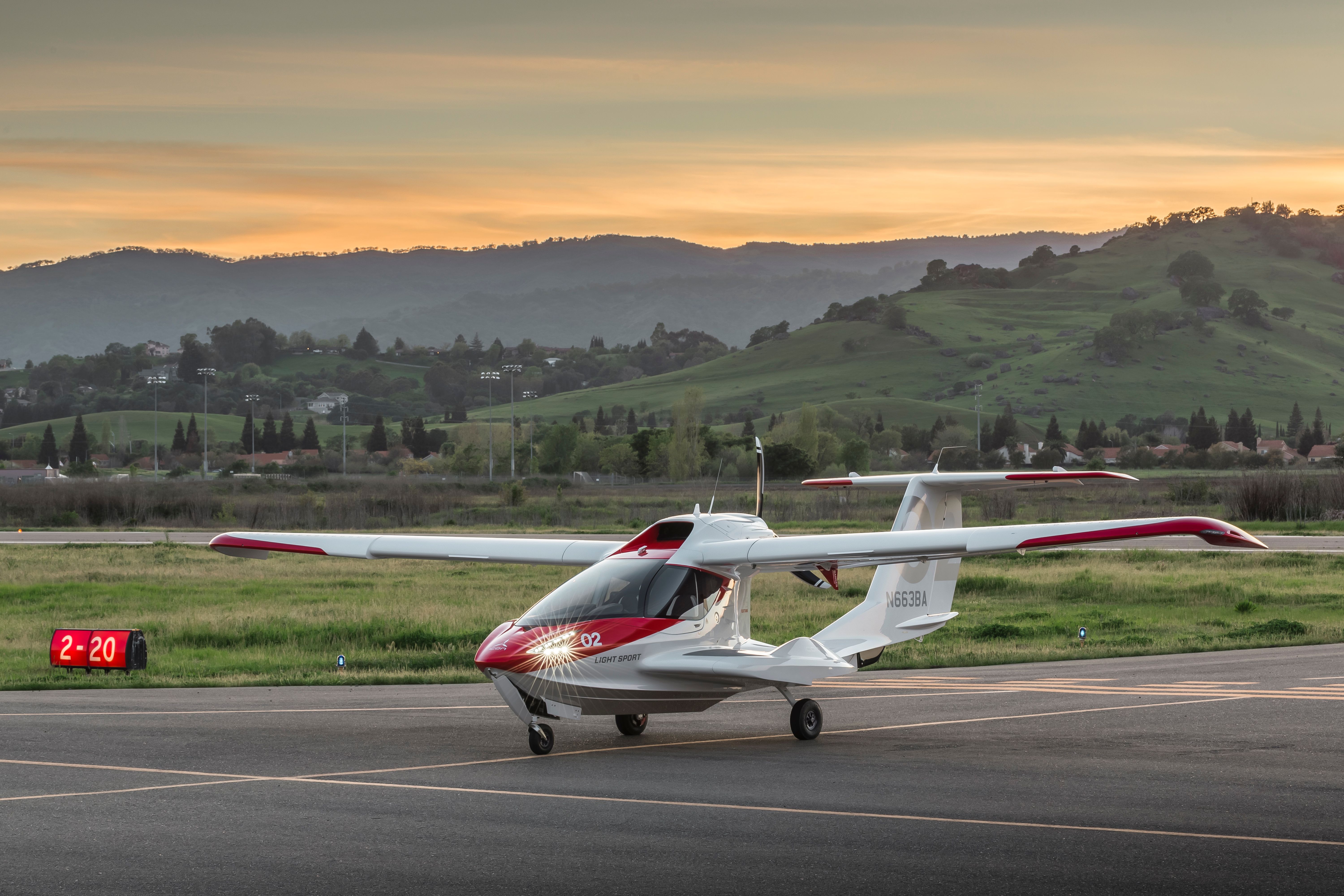 A Closer Look At The Amphibious Icon A5