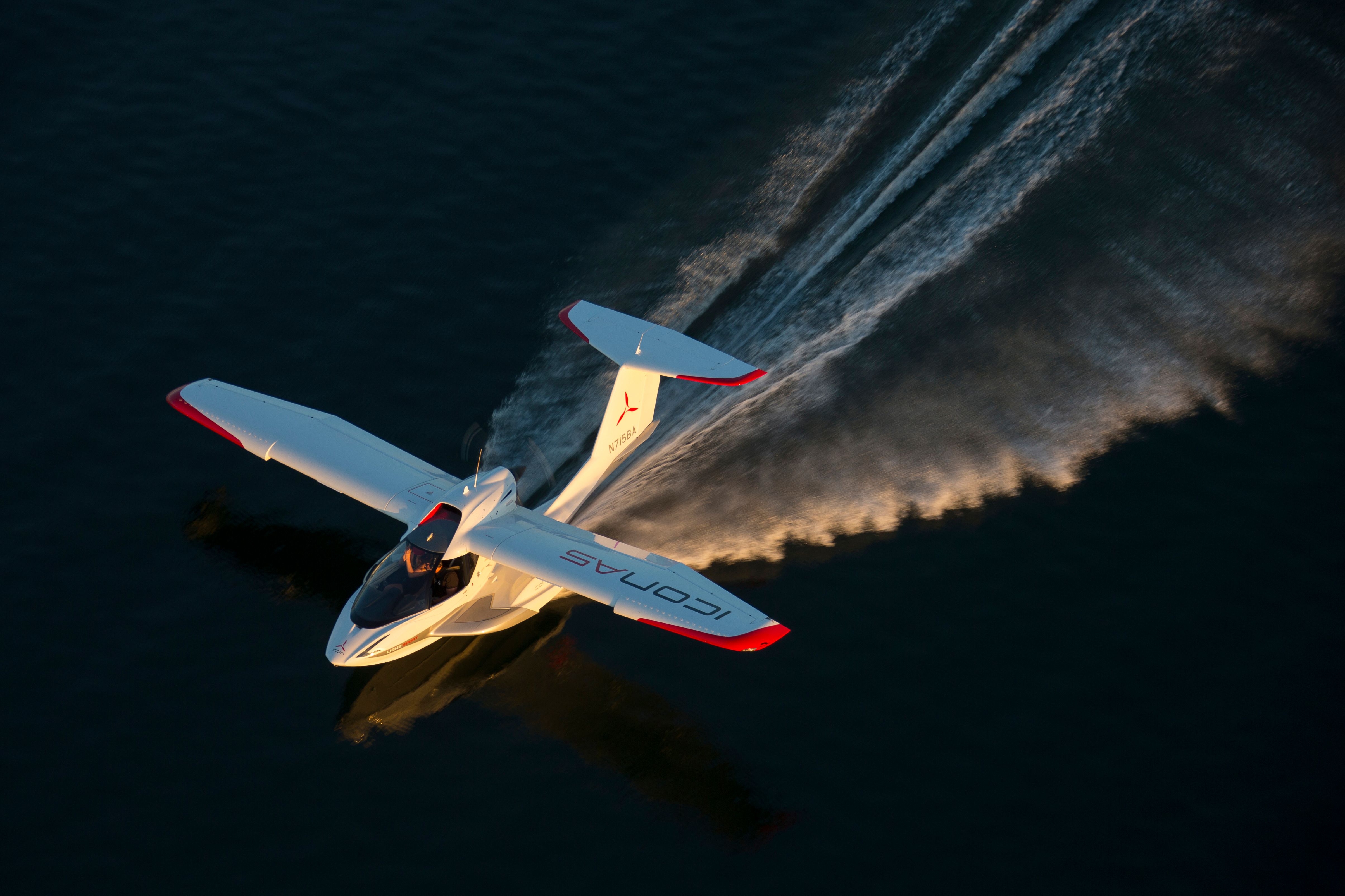 A Closer Look At The Amphibious Icon A5
