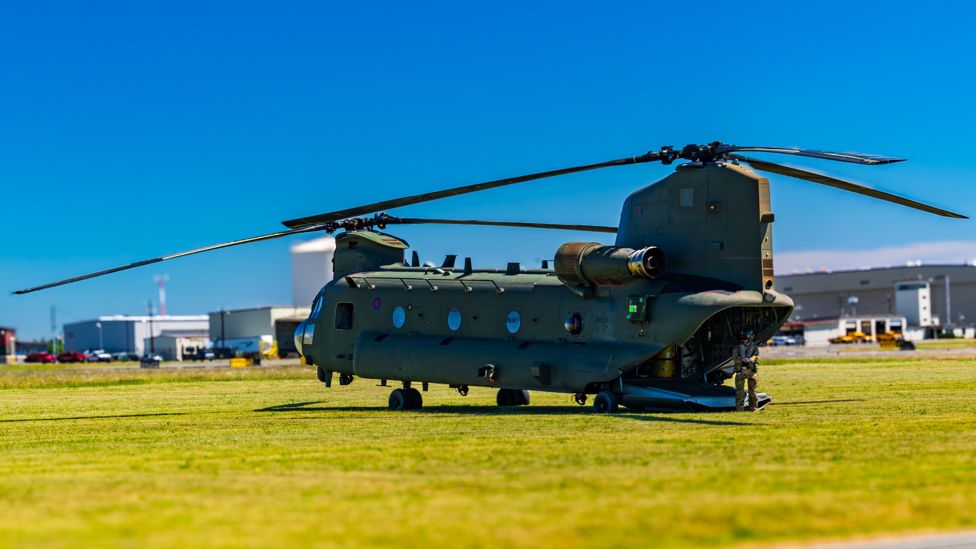 UK CH-47-ER Chinooks Will Pack Collins Aerospace Common Aviation ...