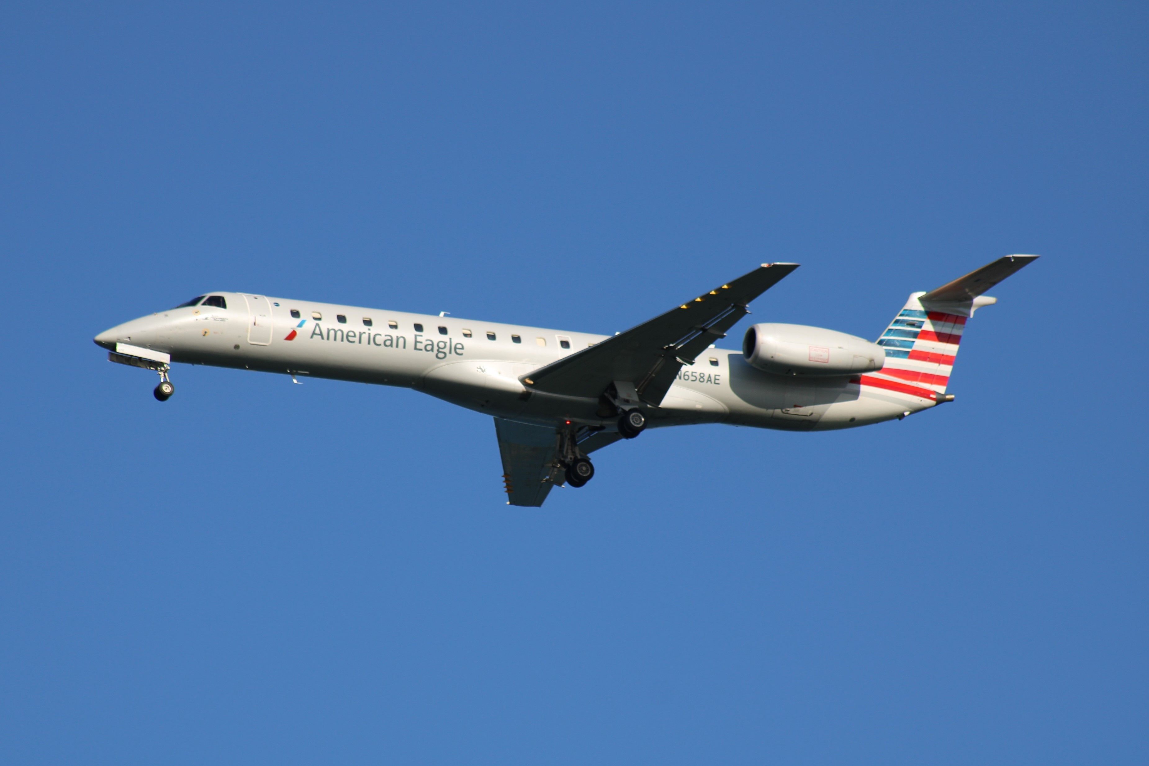 American Eagle ERJ145 Returns To Philadelphia Following Engine Failure