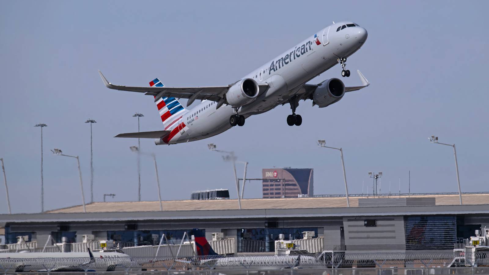 Bird Strike Prompts American Airlines Airbus A321 Diversion To New York-JFK
