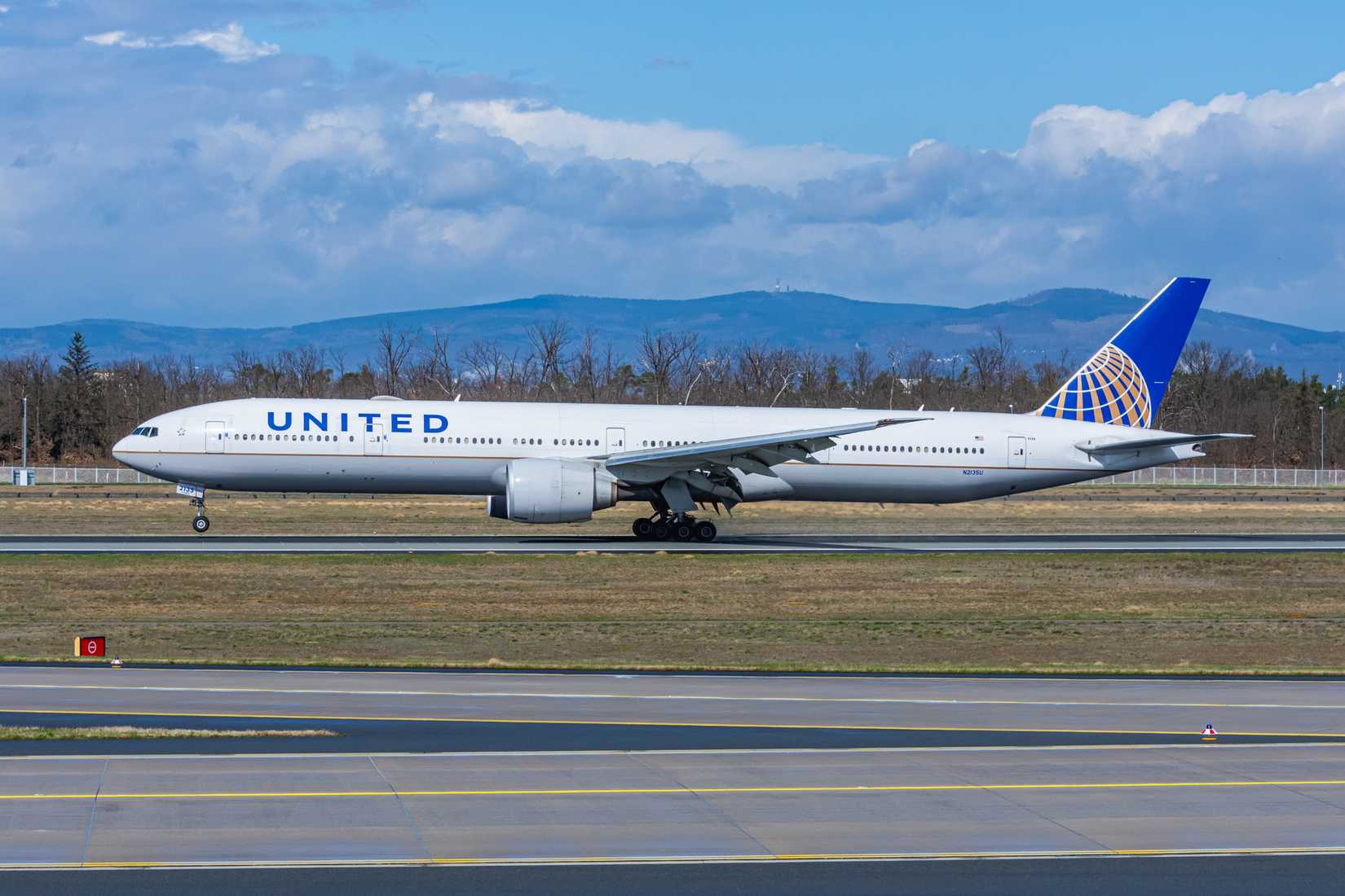Why Airlines Typically Won't Offer Cheap Last-Minute Flights