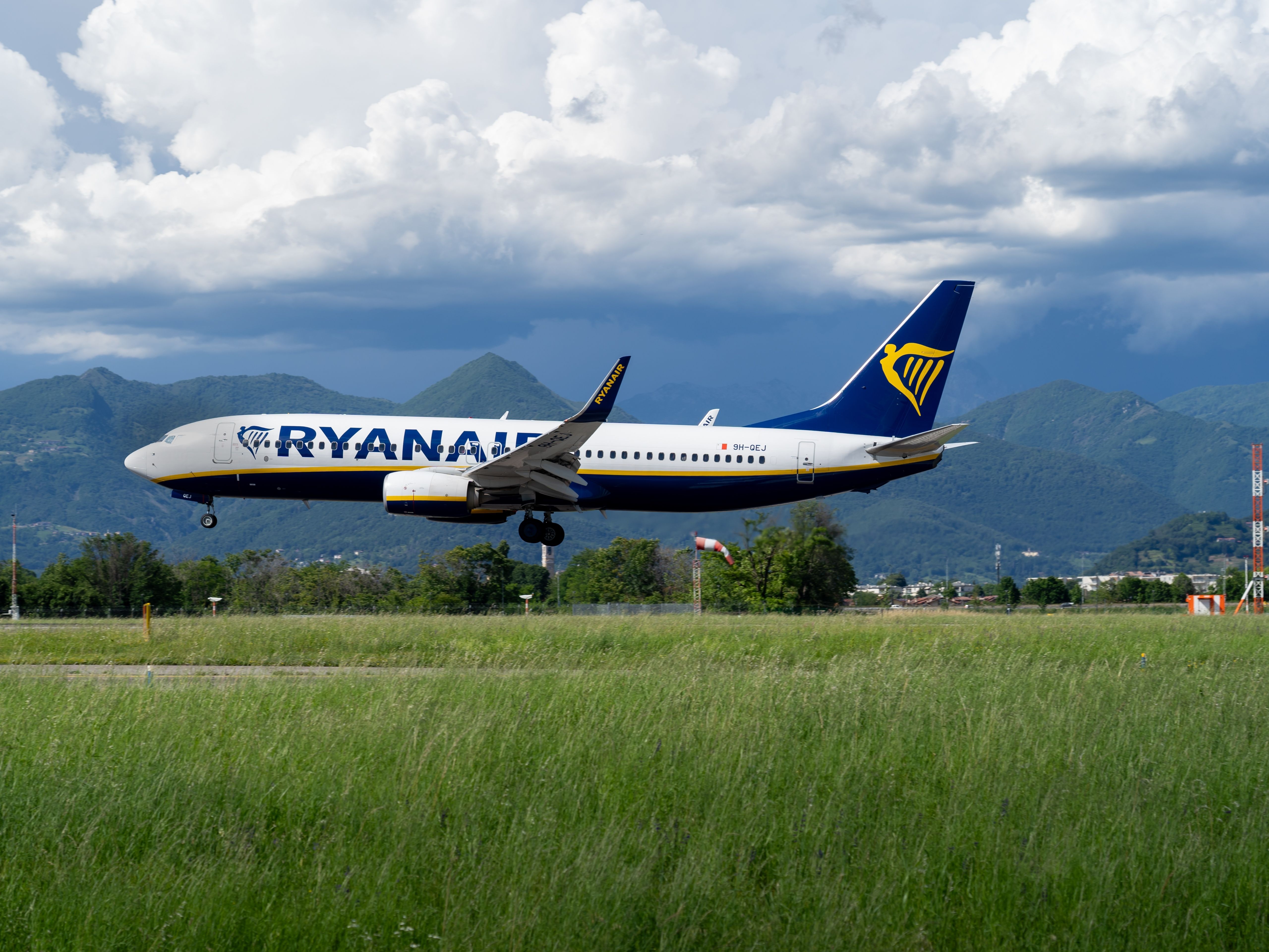 Ryanair To Appeal After European LCCs Fined €179 Million Over Baggage Fees