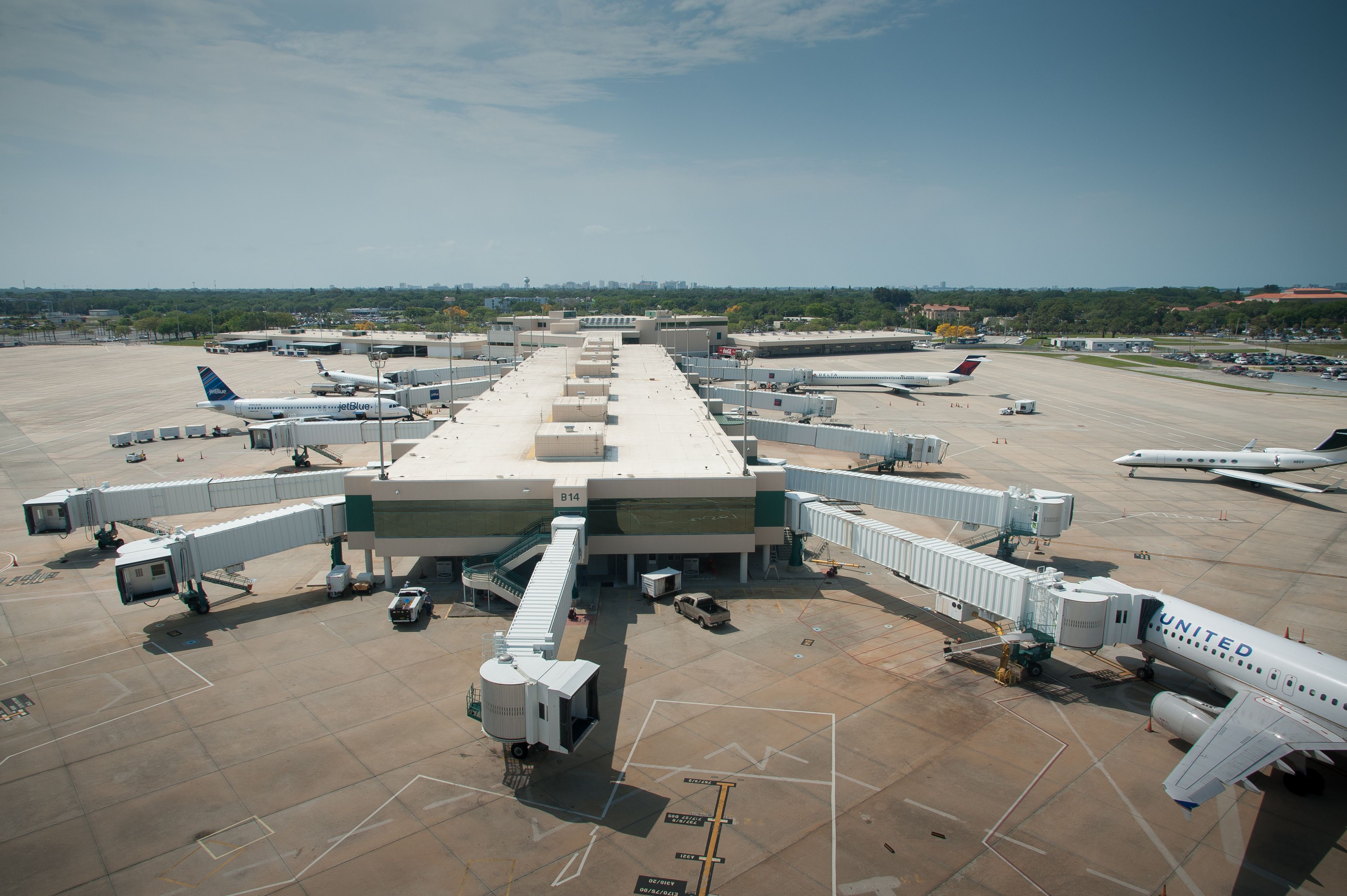 Breeze Airways Adds Flights From Sarasota Florida To Several East Coast Cities