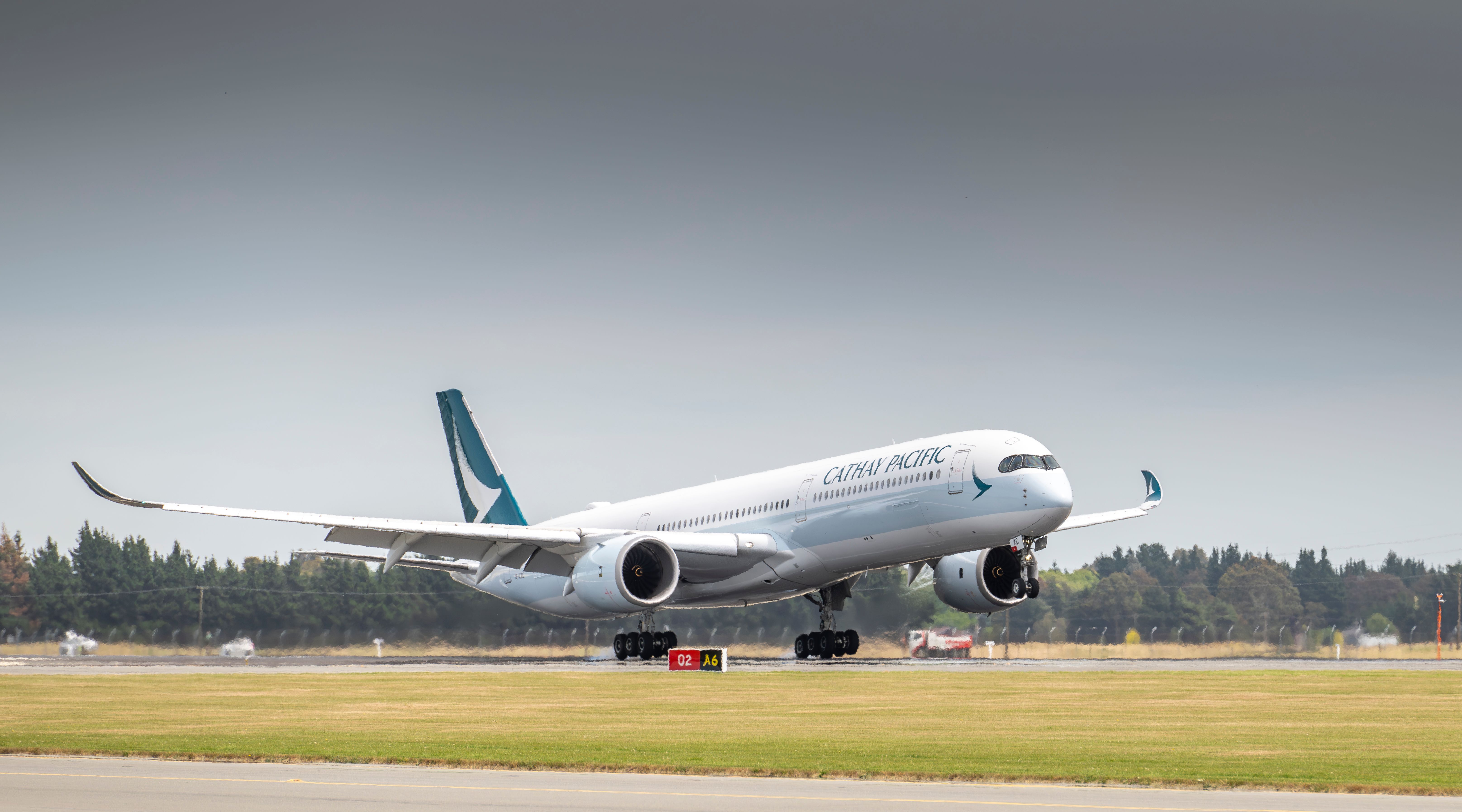 昭和ろく‼️ＡＦ／Ａ３００(ホーガン製)とＣＸ／Ａ３５０(ＣＸ公式モデル) Cathay Pacific Airbus A350-1000 Returns To Boston After Cabin