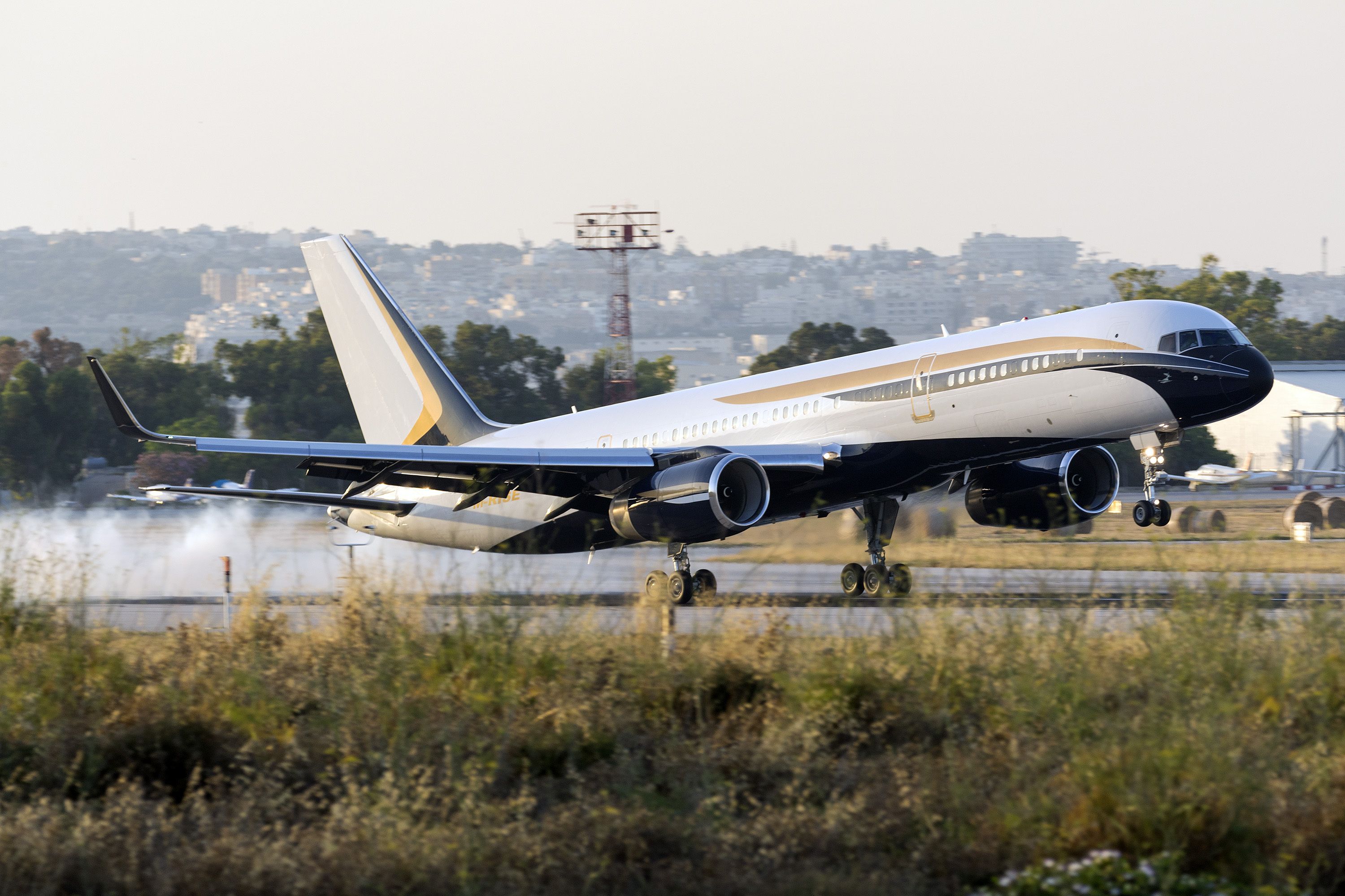 FAA Calls For More Frequent Boeing 757 Inspections For Cracks In Upper Frame