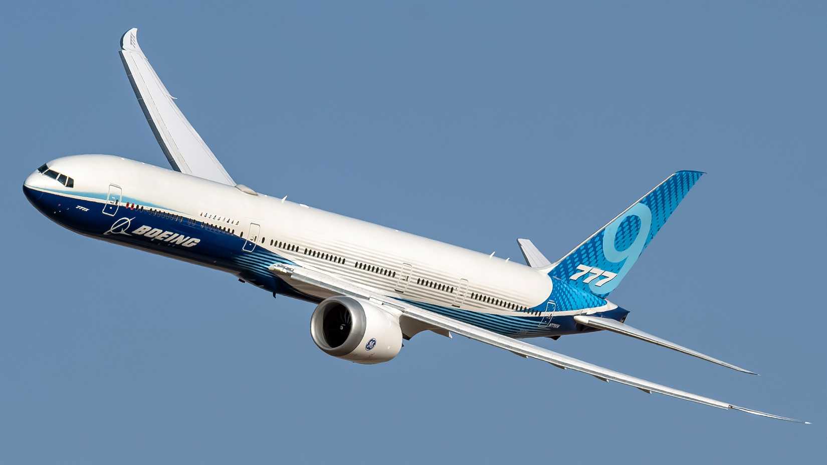 Boeing 777X performing a flying display