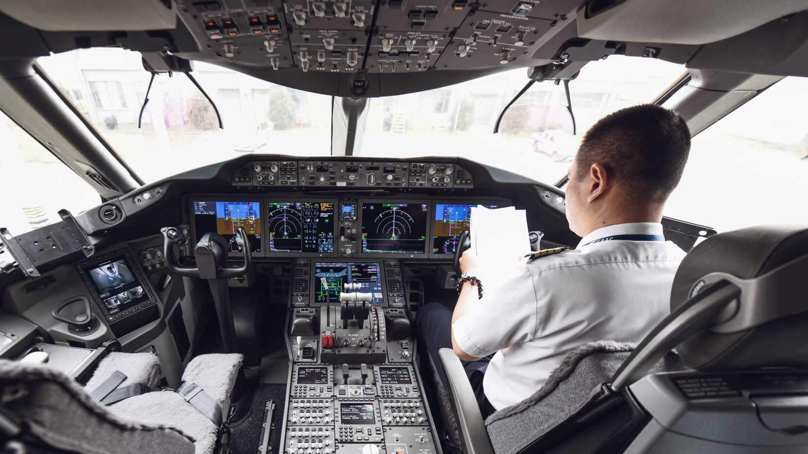 Why Do Airbus And Boeing Jets Have Completely Different Cockpit why-do-airbus-and-boeing-jets-have-completely-different-cockpit