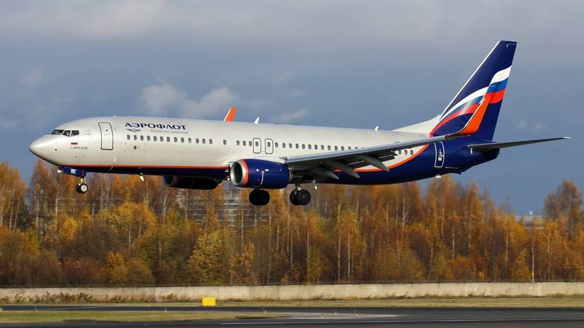 Aeroflot Boeing 737 Landing In St Petersburg