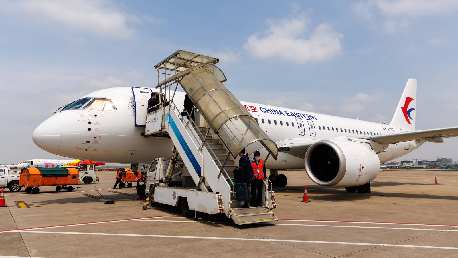 Comac Crash South Korea plane crash: all except two are presumed dead on Jeju Air ...