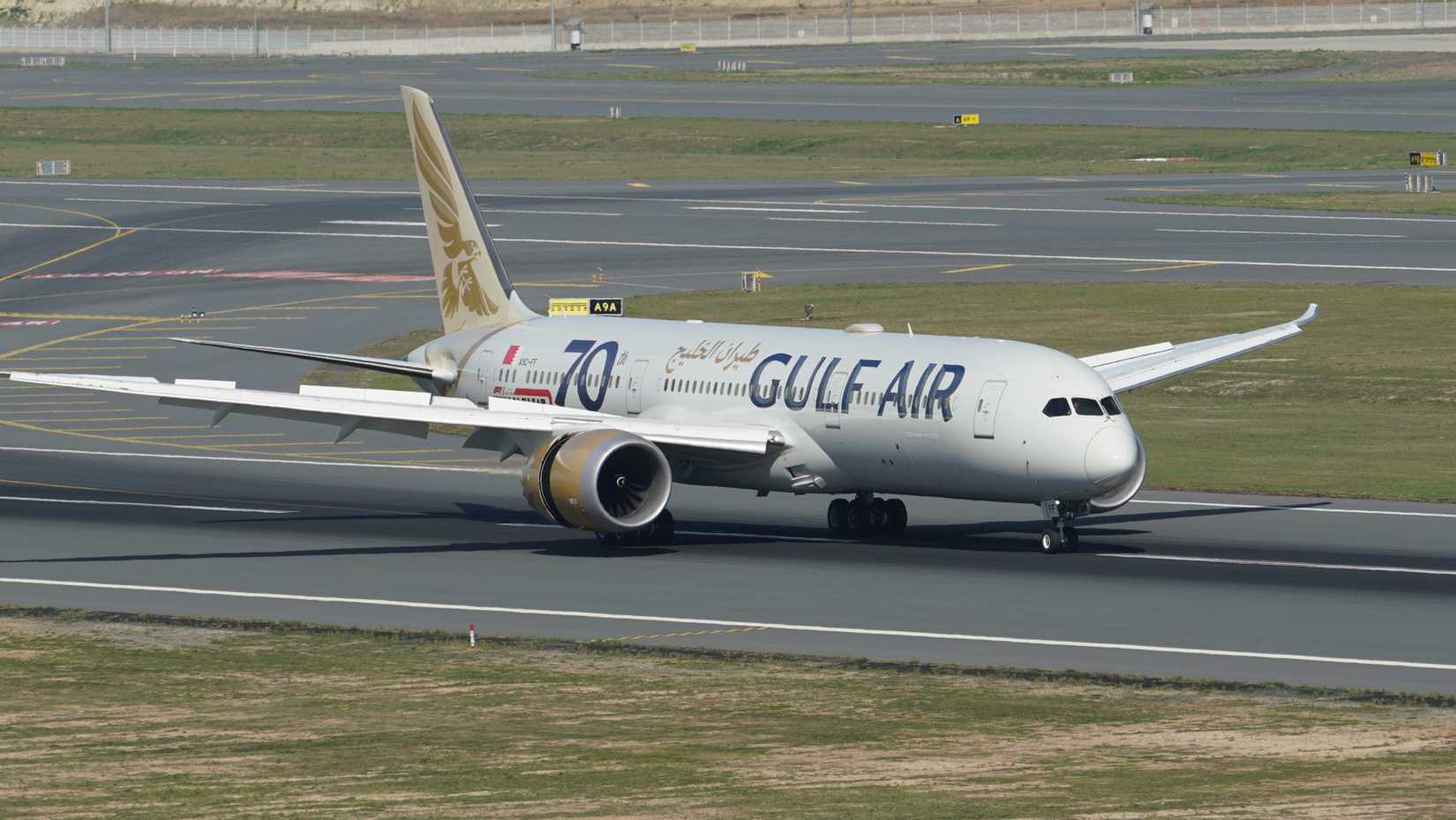 Gulf Air Boeing 787-9 landing shutterstock_2405199873