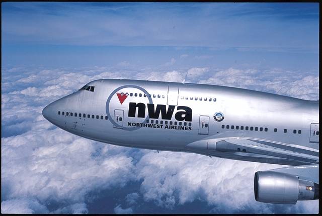 northwest-airlines-747-400-ship-6301