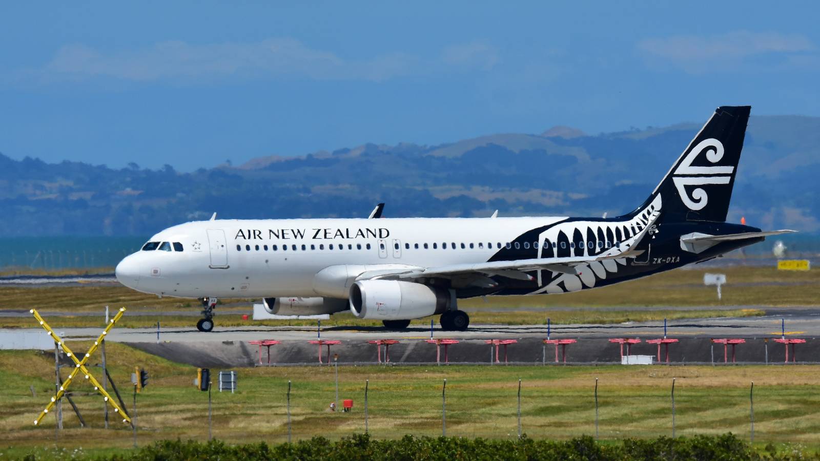 Air New Zealand Airbus A320neo Diverts To Auckland Amid Engine Problems