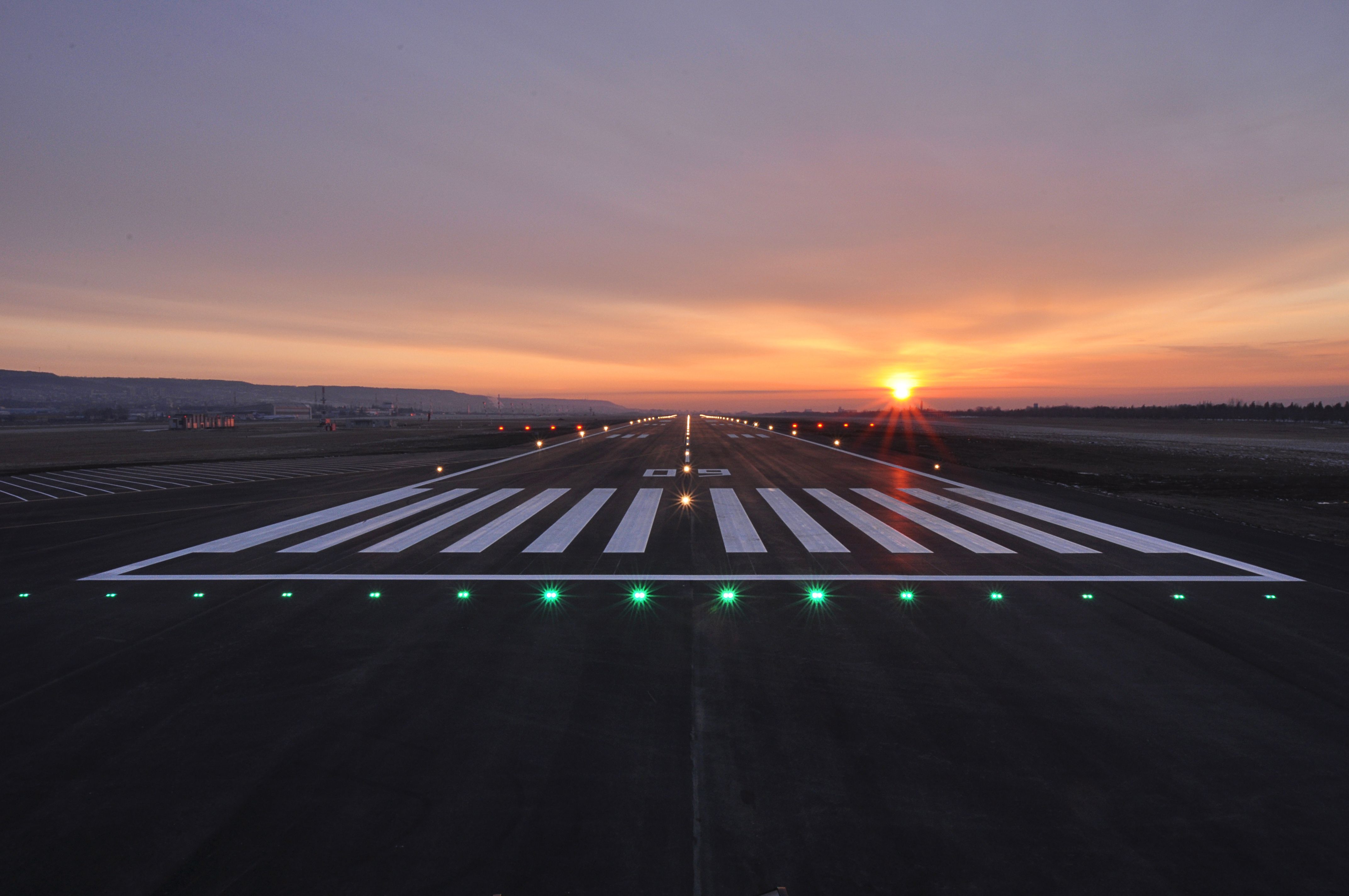 5 Things To Know About Runway Threshold Markings