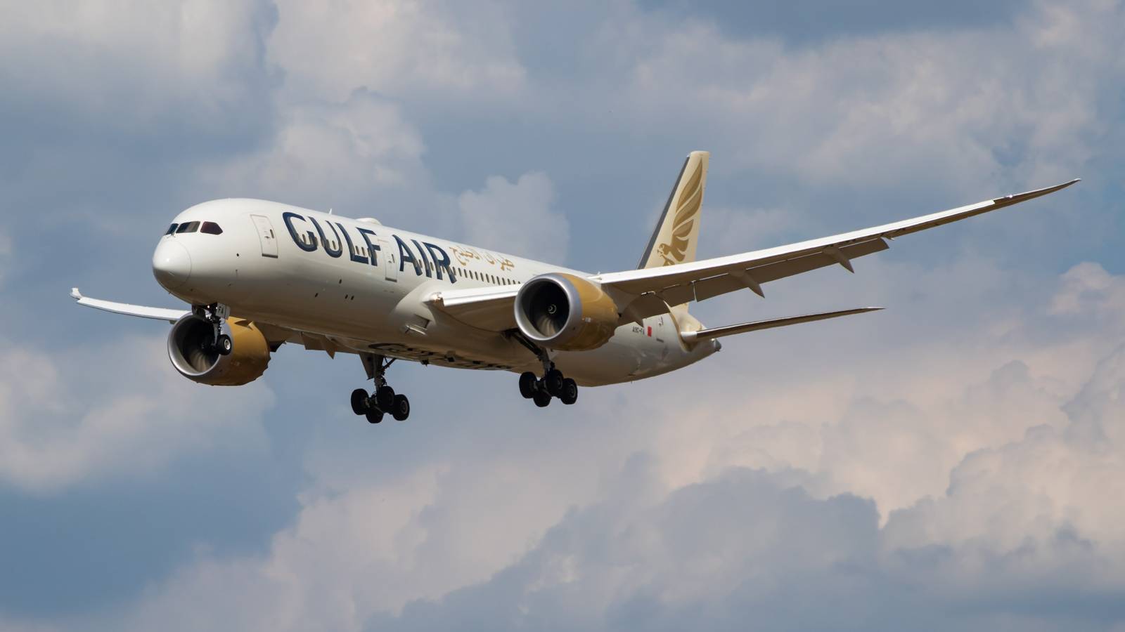 Gulf Air Boeing 787-9 Dreamliner Diverts To Kuwait After Alleged Engine Fire