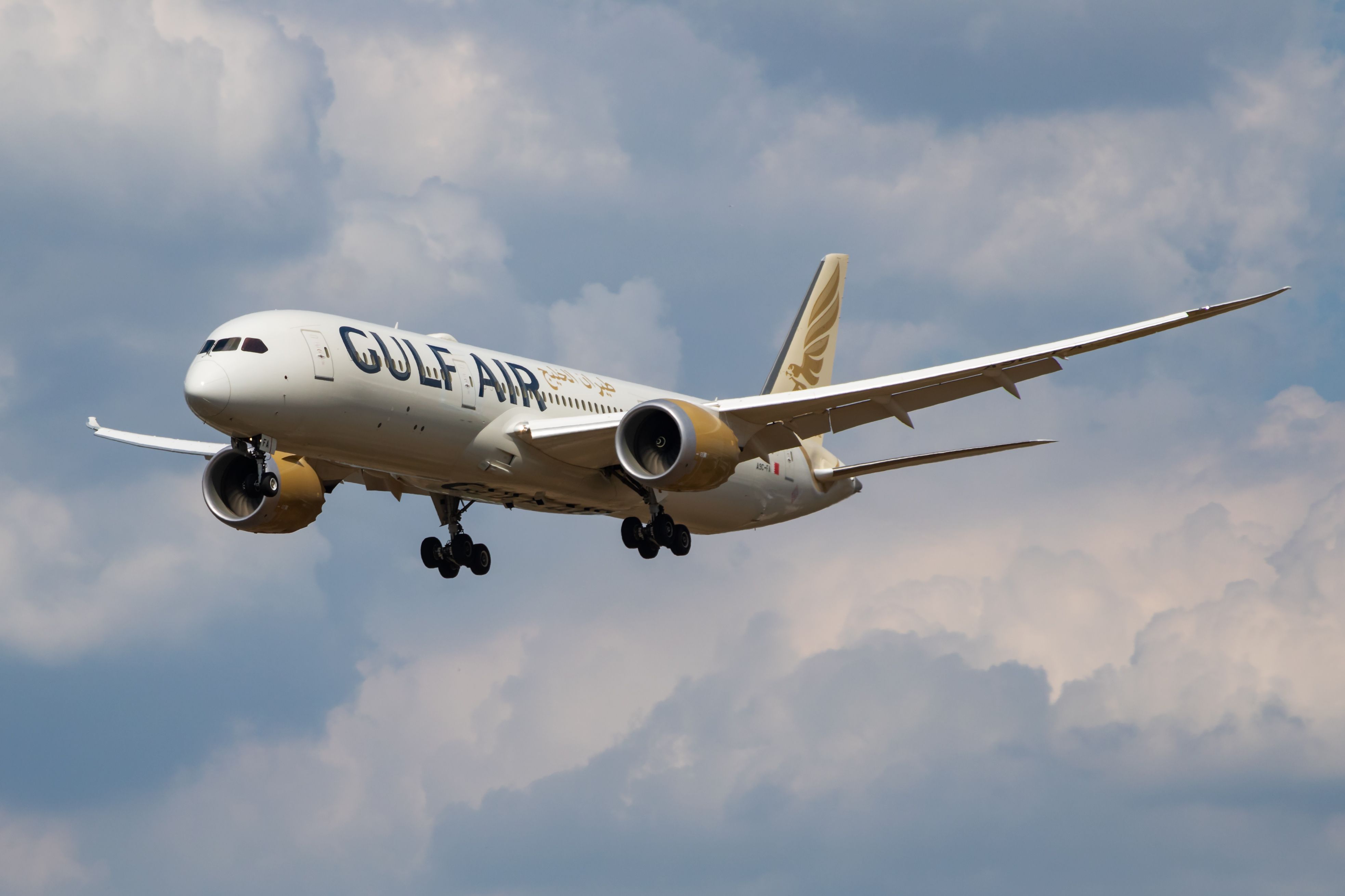 Gulf Air Boeing 787-9 Dreamliner Diverts To Kuwait After Alleged Engine Fire