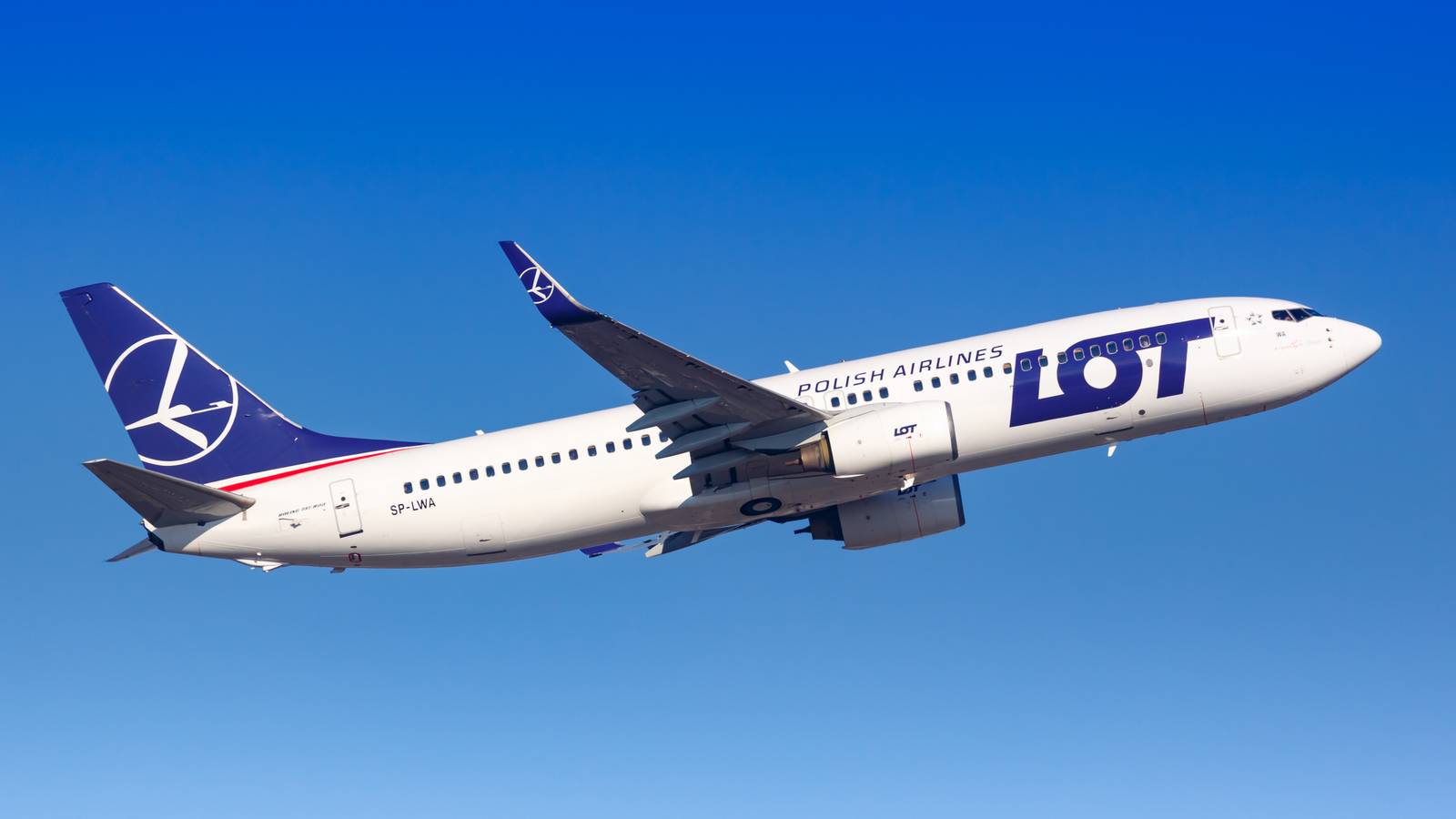 Iceland's Keflavík Airport To Welcome LOT Polish Airlines With Warsaw Route