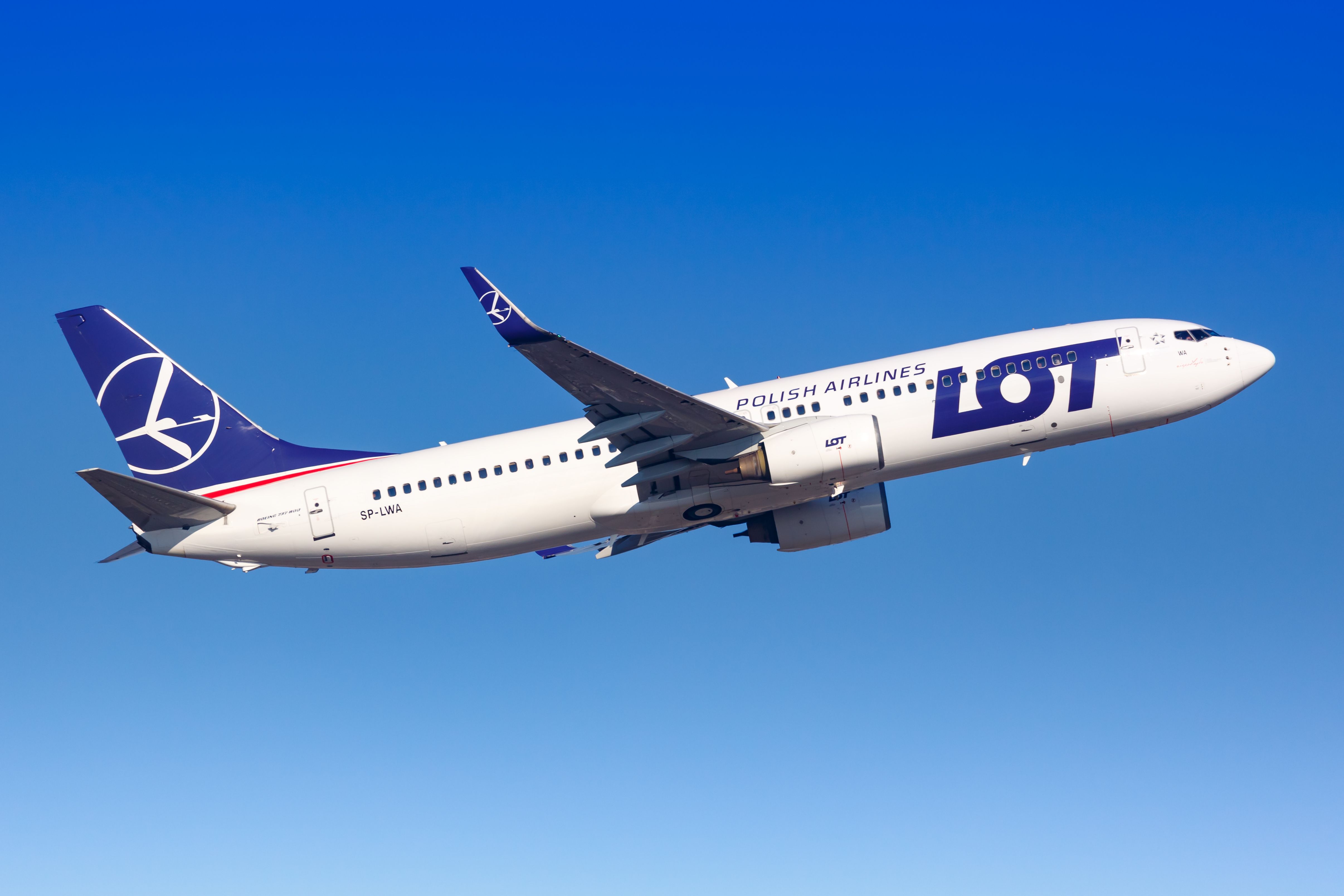 Iceland's Keflavík Airport To Welcome LOT Polish Airlines With Warsaw Route