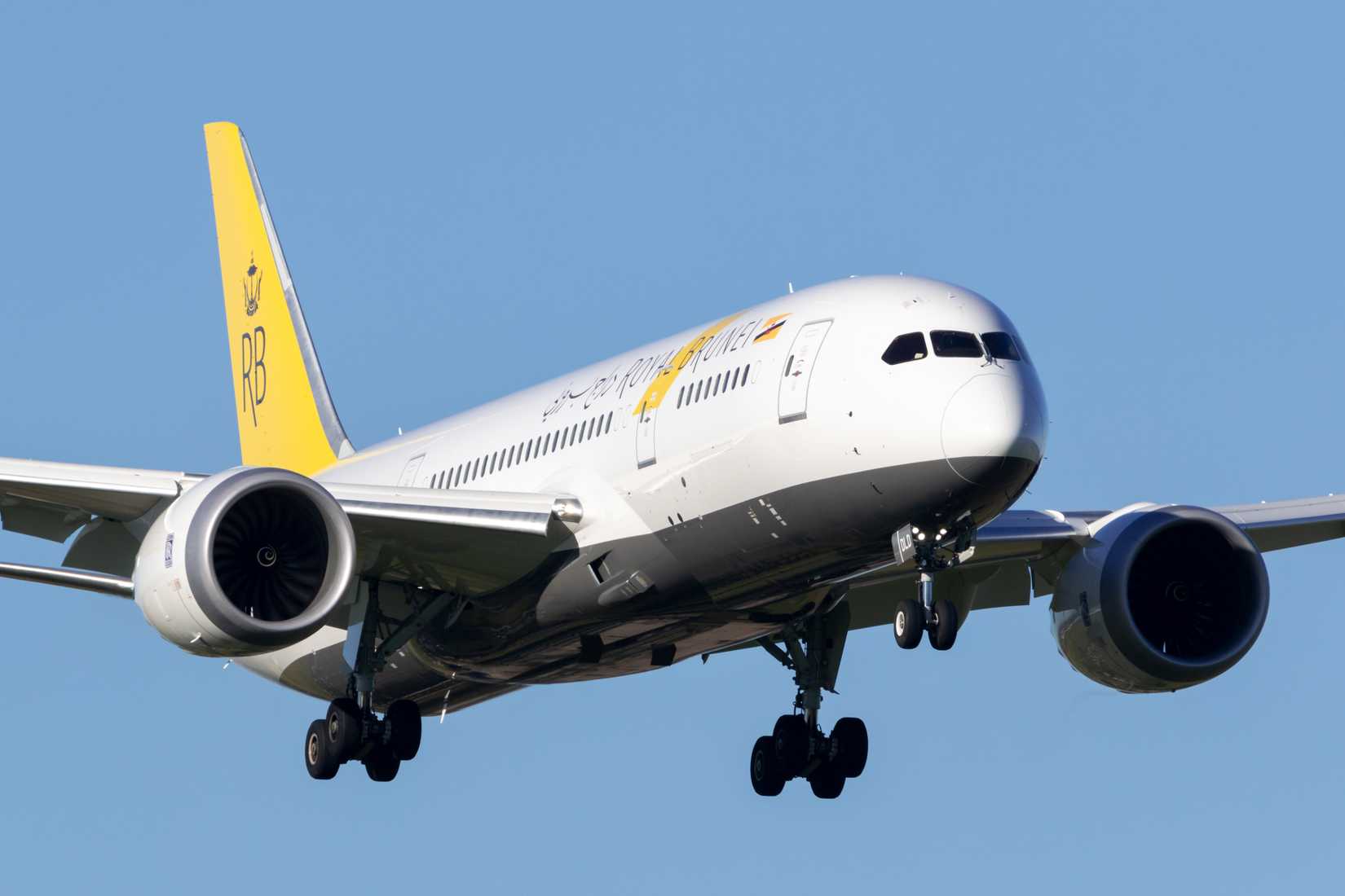 Fit For A King & Queen: 5 Airlines With 'Royal' In Their Name
