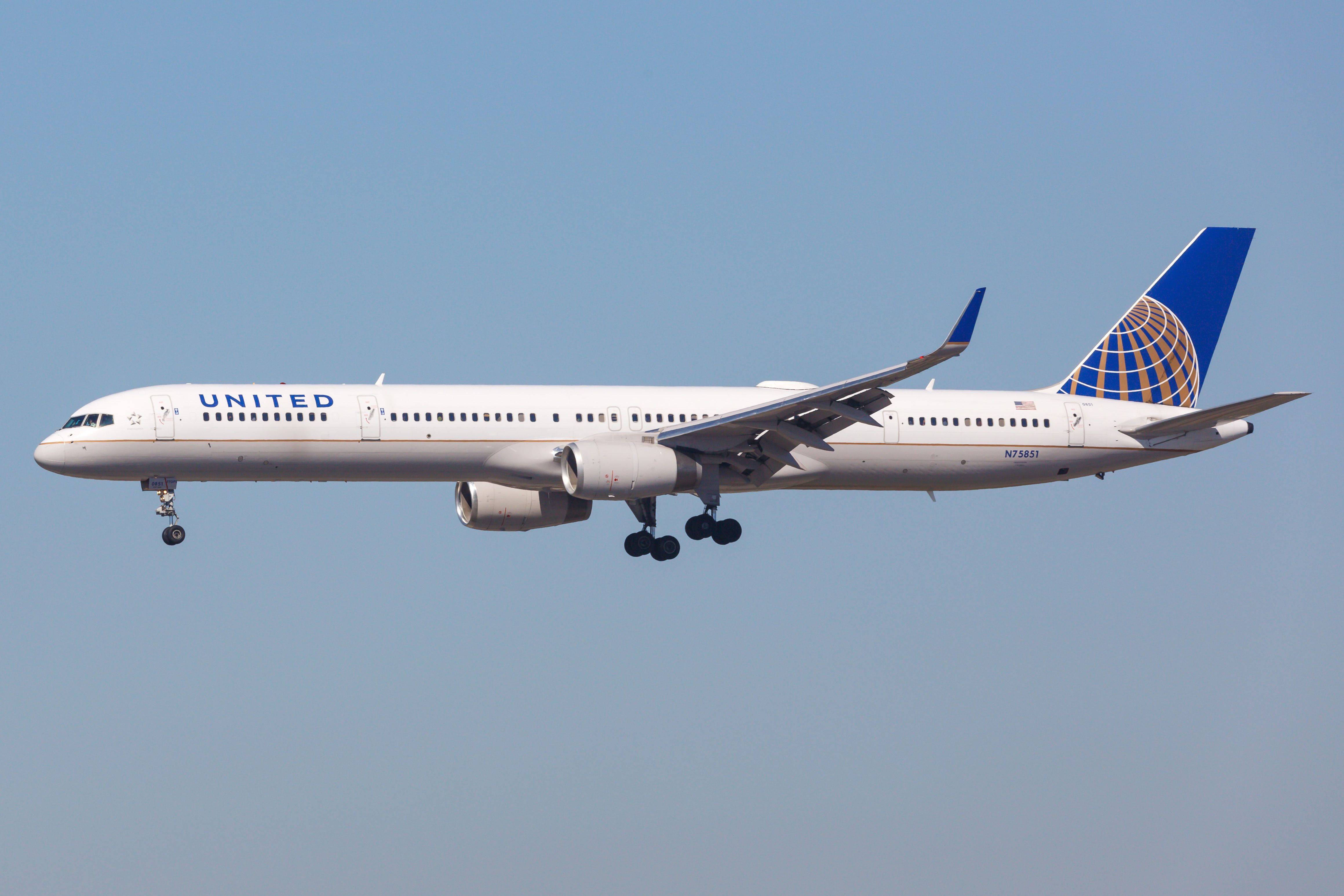 Inflight Emergency Forces United Airlines Boeing 757-300 To Divert To Albuquerque