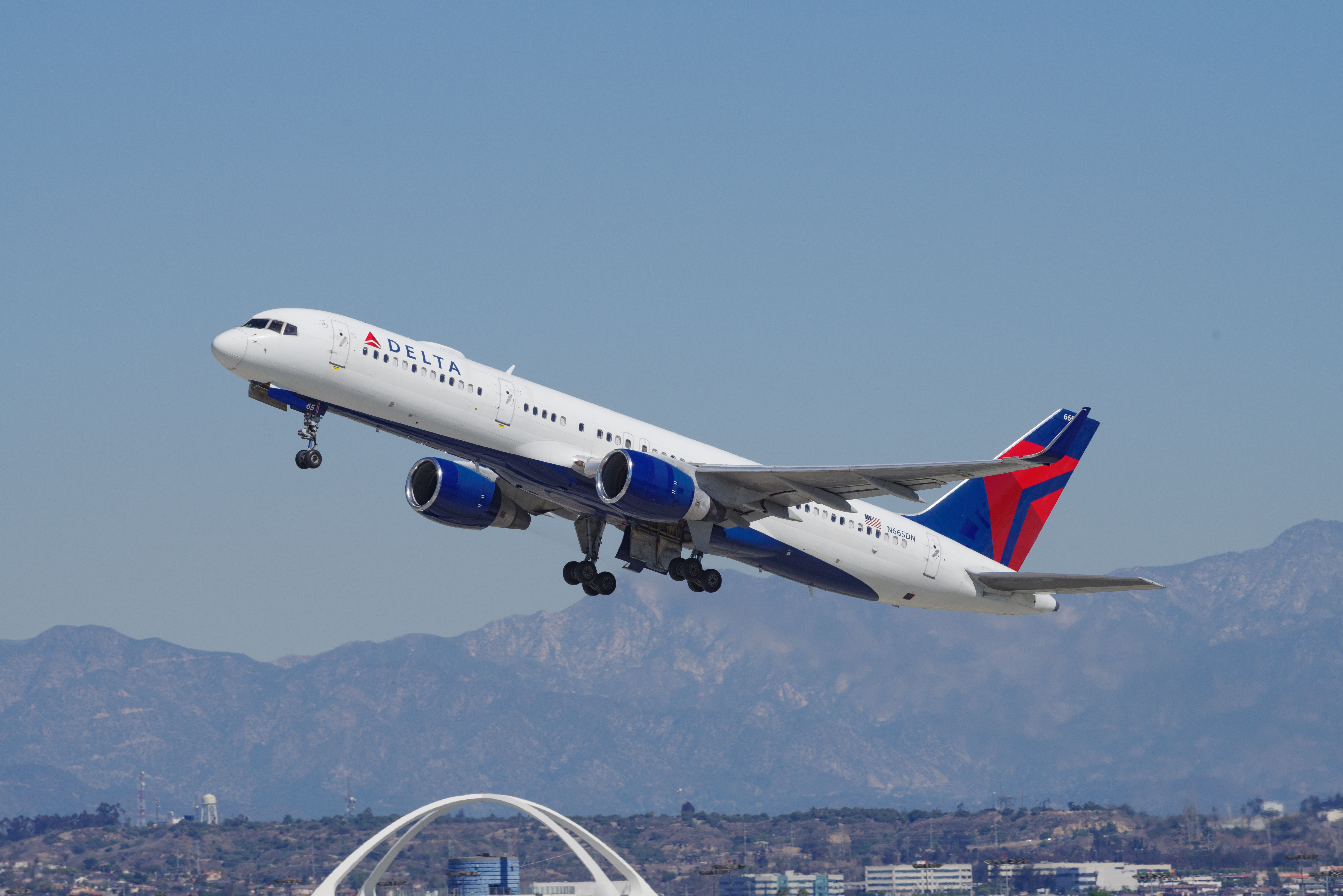 Delta Air Lines Boeing 757-232 (N665DN) taking off from Los Angeles International Airport.