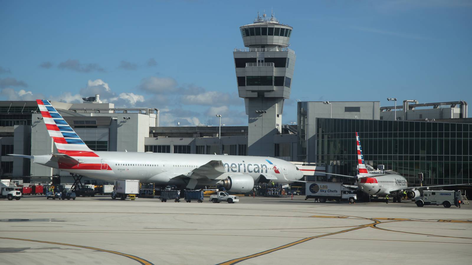 Man Arrested After Pointing Lasers At Aircraft Near Miami International Airport