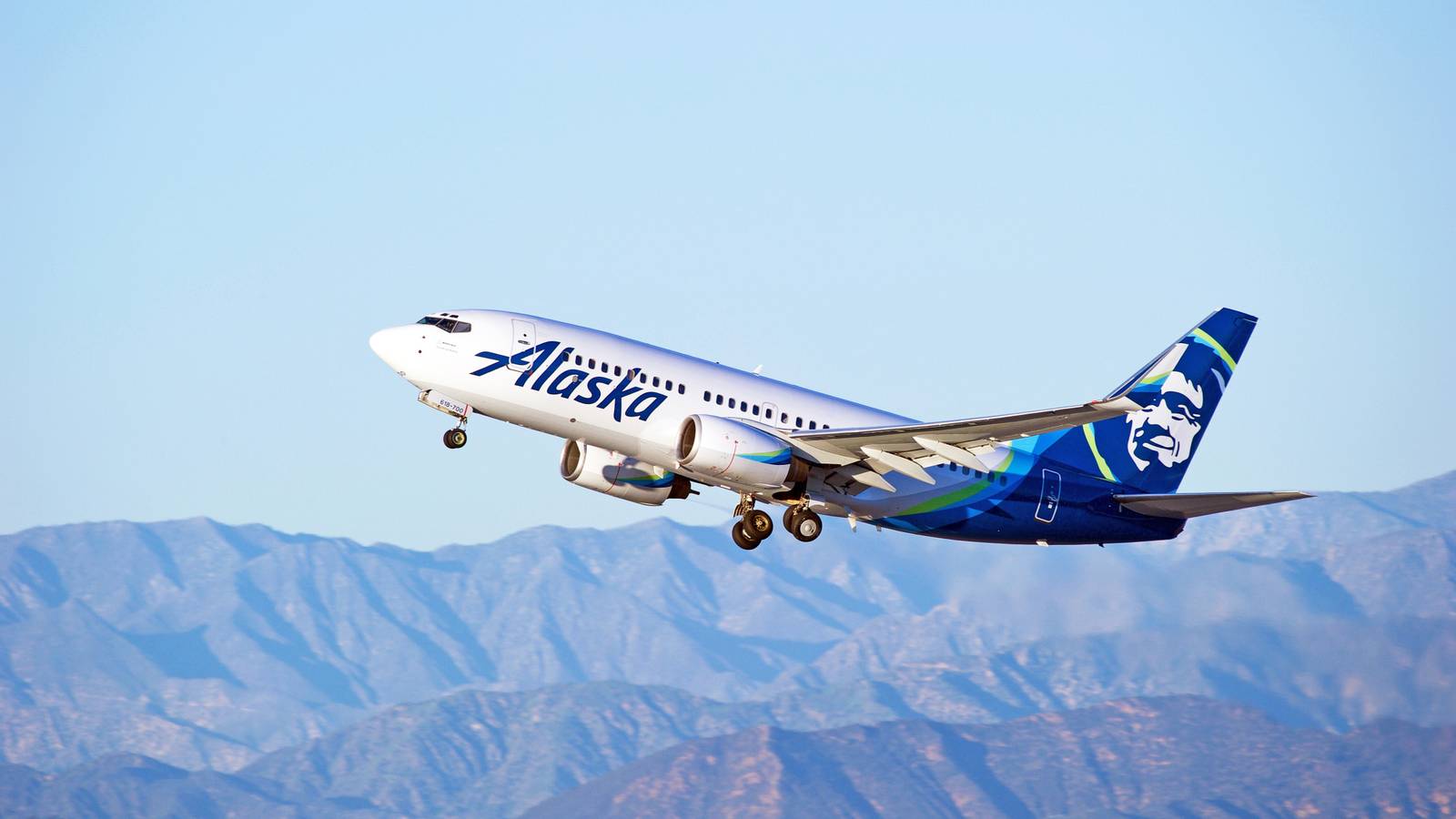 Status Matches Now Available For Alaska & Hawaiian Airlines Frequent Fliers