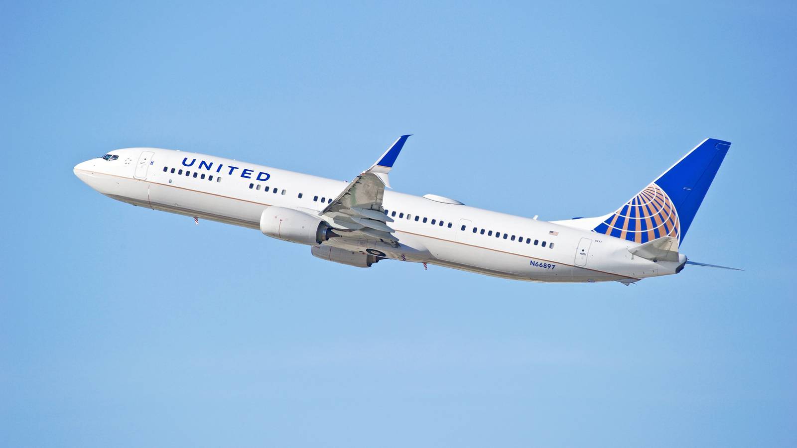United Airlines Issues Travel Waivers In Wake Of Palisades Wildfires