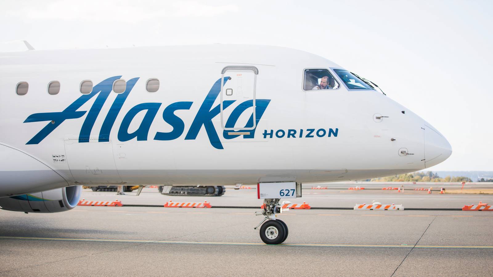 Horizon Air Flight Attendants Seek Federal Mediation In Fight For "Fair" Contract
