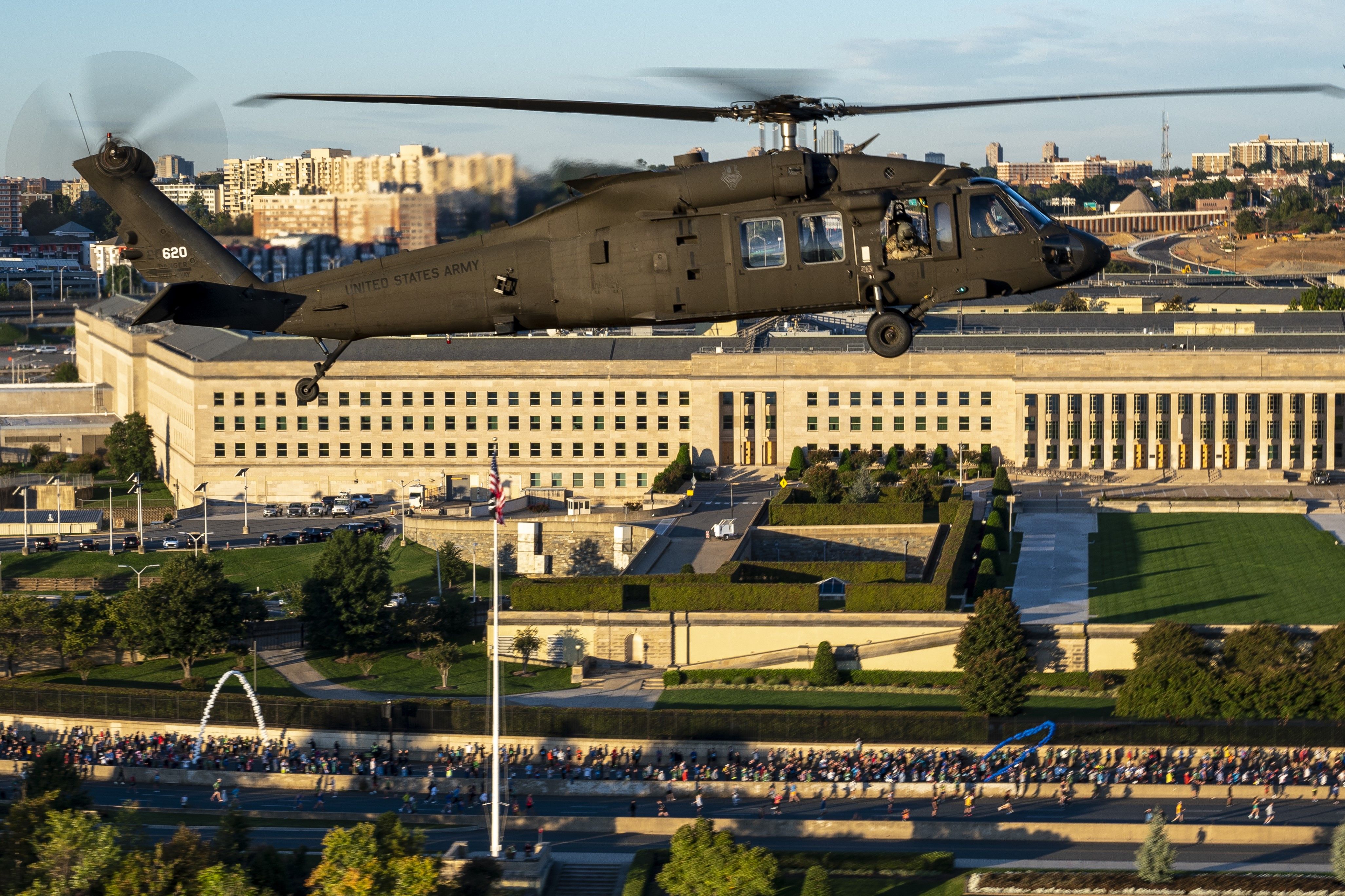 The US Army's 12th Aviation Battalion Grounded For 48 Hours After Black Hawk & Passenger Plane Crash In DC