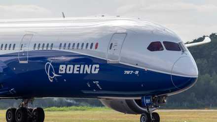 Boeing 787 taxiing at the Farnborough International Airshow shutterstock_1258439515