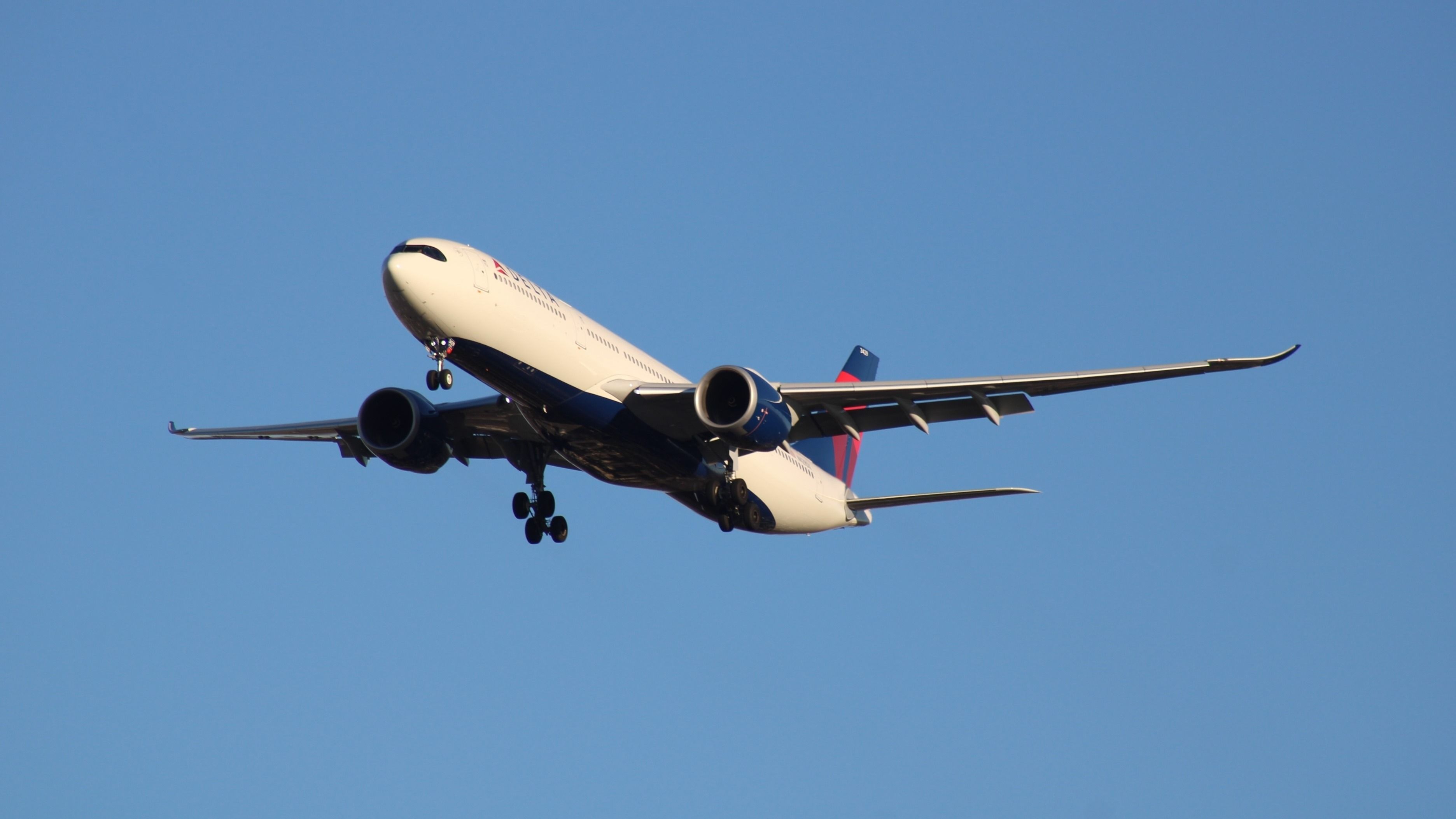 航空機・ヘリコプター Aviation 1/400 A330-900NEO F-WTTE 31gKJdLP8aL._UF350,350_QL80_.jpg