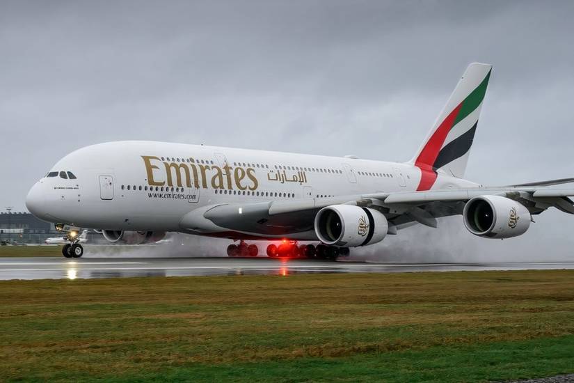 EK A380 returns to CPH (1)