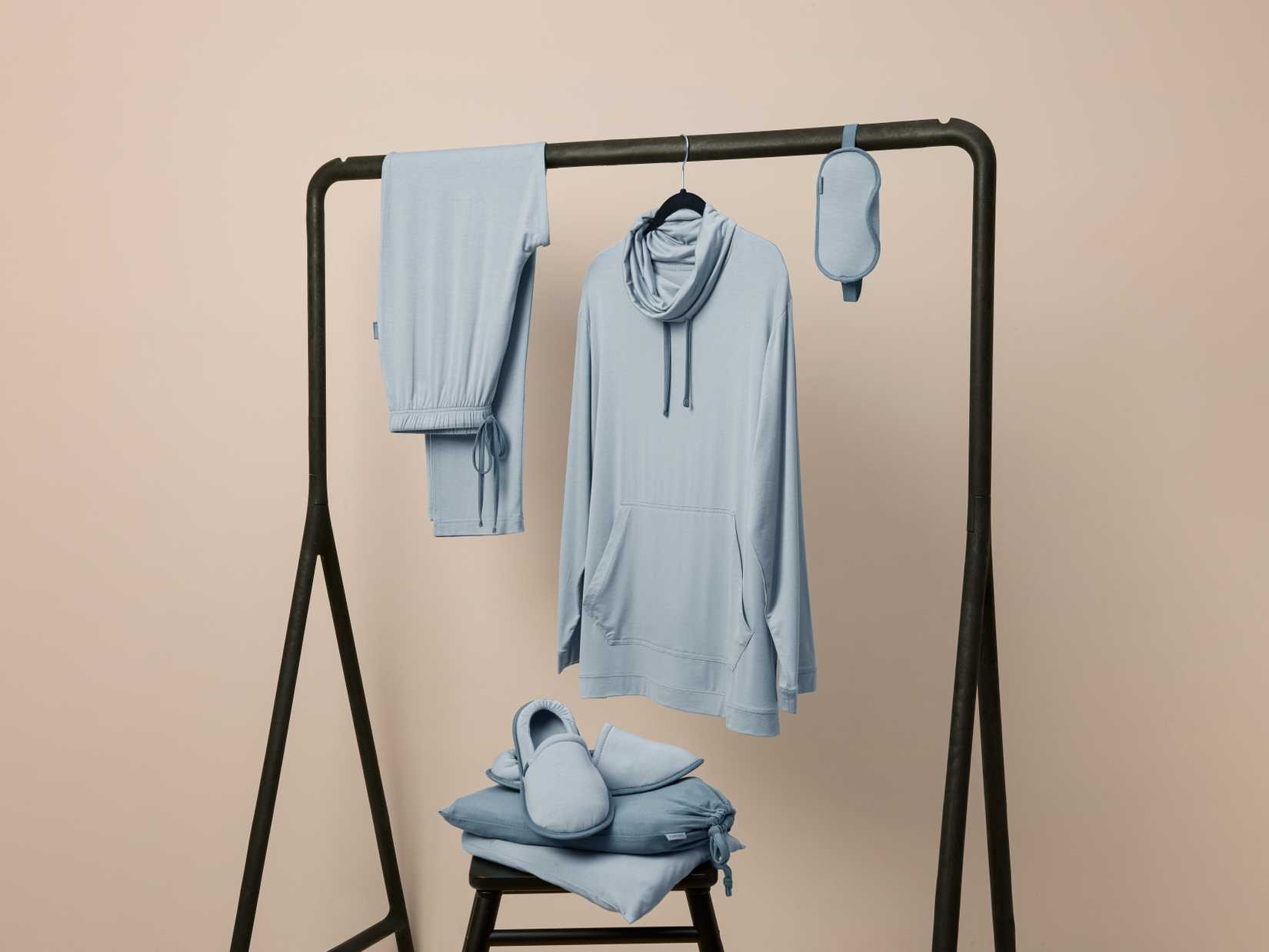 Flight Pyjamas Lufthansa's New Allegris Loungewear & 5 Other Airline Pajamas That Are ...