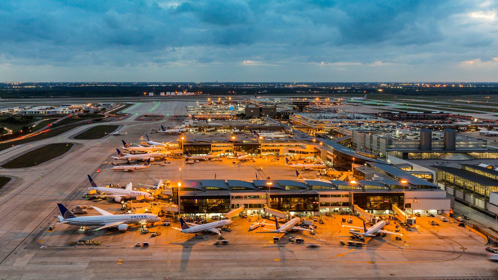 Houston Airport Terminal B Lobby To Close Until 2026 For United Airlines-Led Renovation