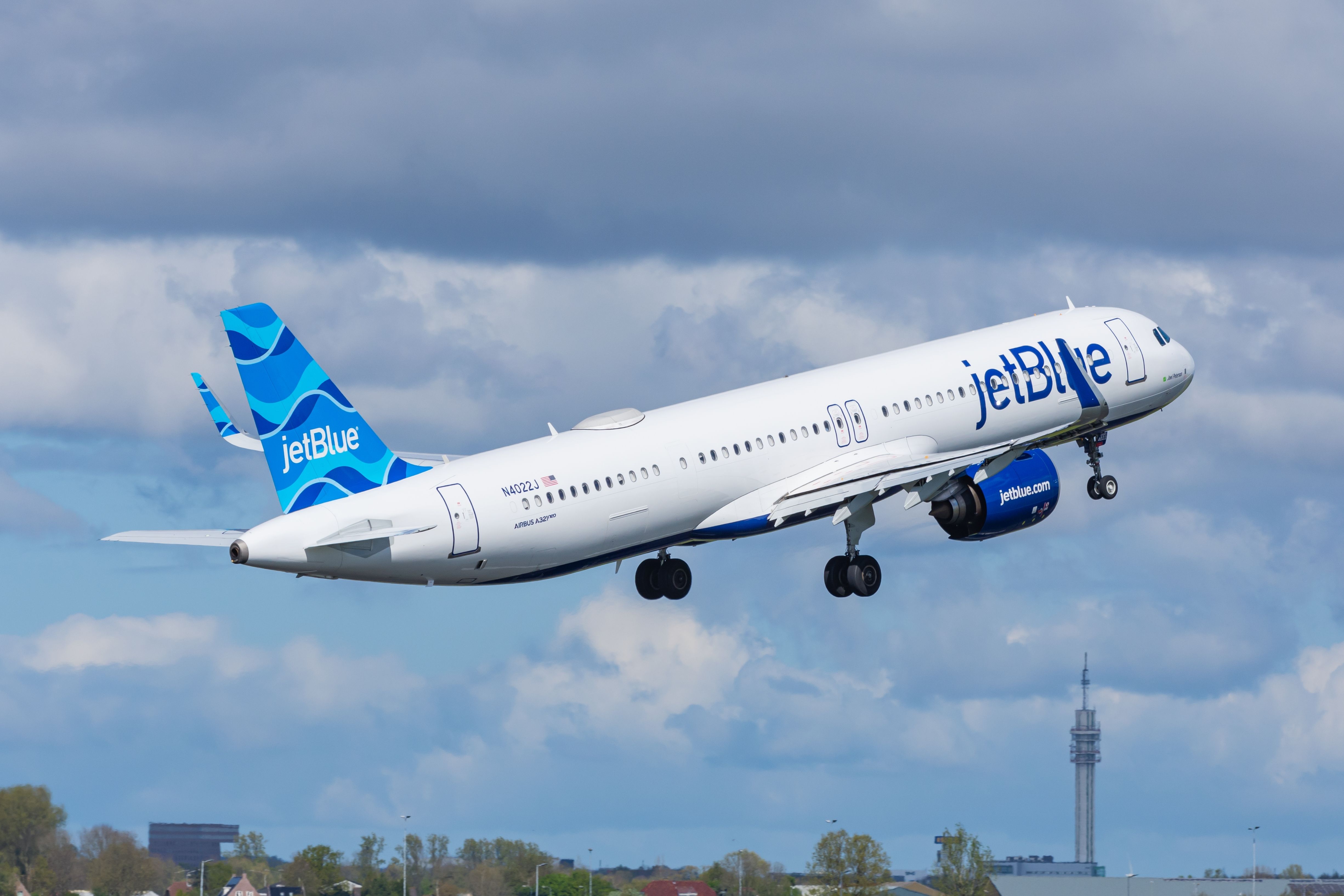 JetBlue Adds New Summer Routes From Boston & New York