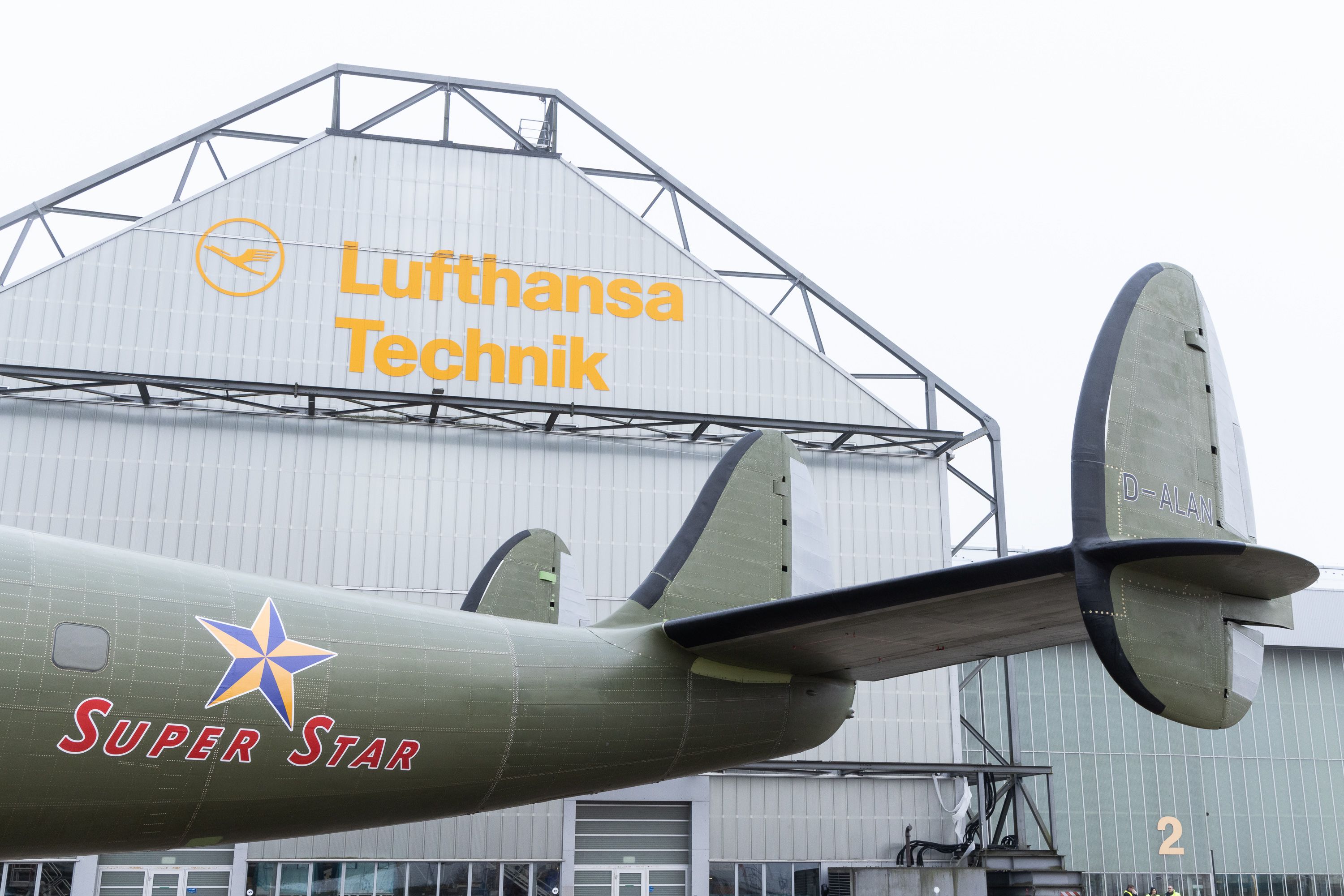 Lufthansa Completes Restoration Of Its 1950s Lockheed Super Star
