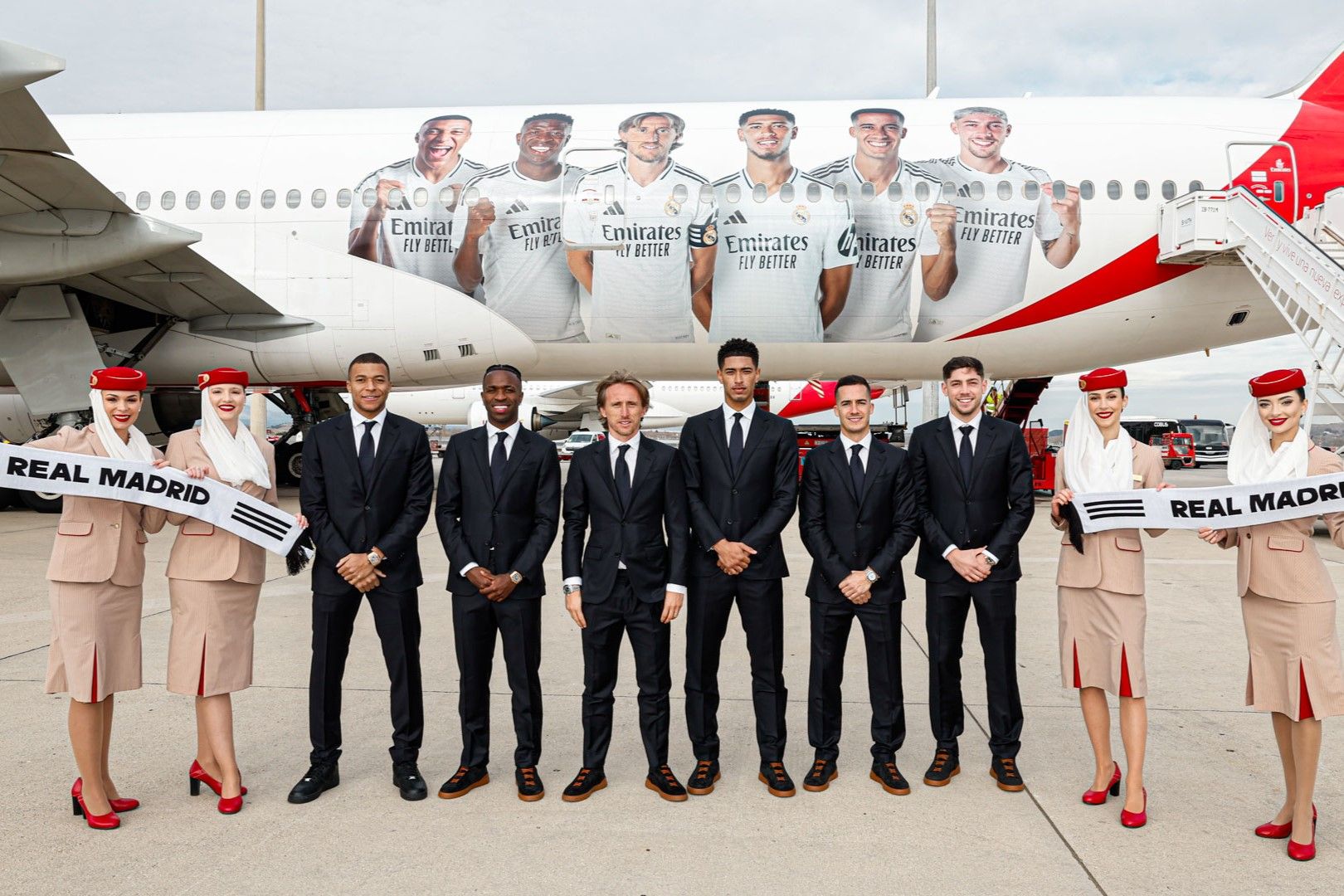 Emirates Reveals New Real Madrid CF Decal On Boeing 777 Headed For Spanish Super Cup