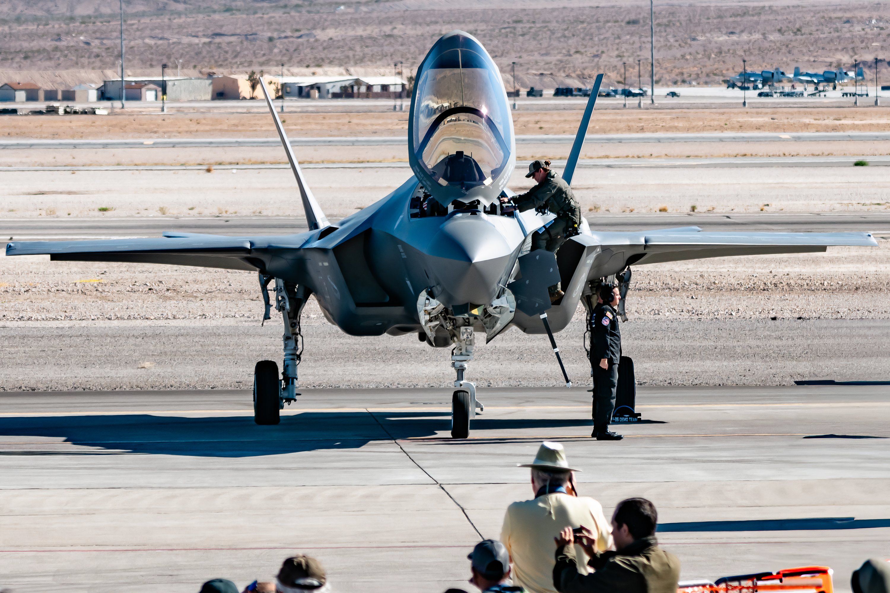 What Will It Take To Fix The US Air Force Pilot Crisis?