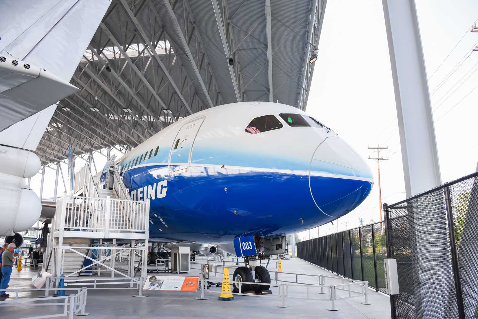 The Story Behind The Boeing 787 Dreamliner's Impressive Wing Flex