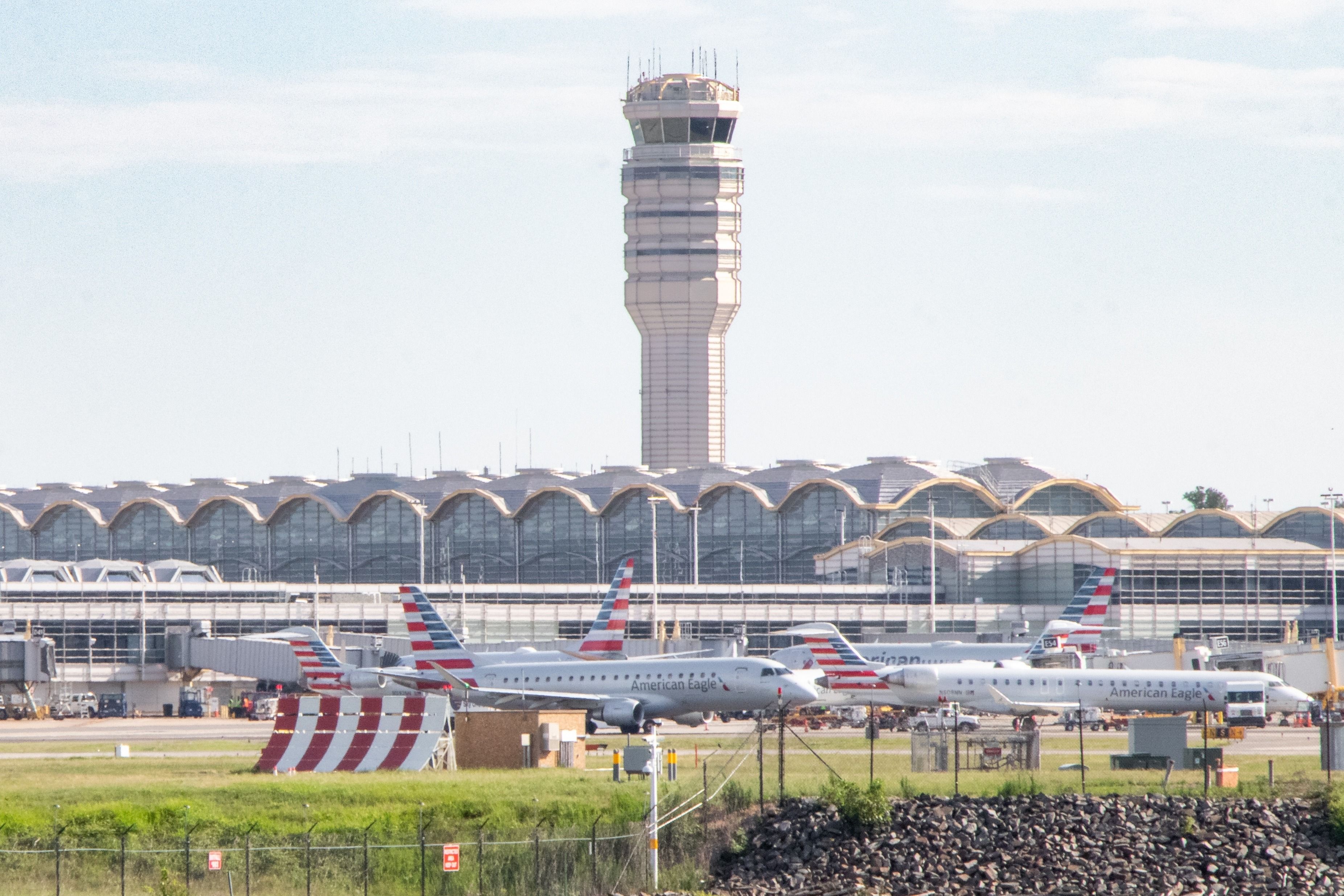 ATC Staffing Was Reportedly “Not Normal” During American Eagle CRJ700 Crash