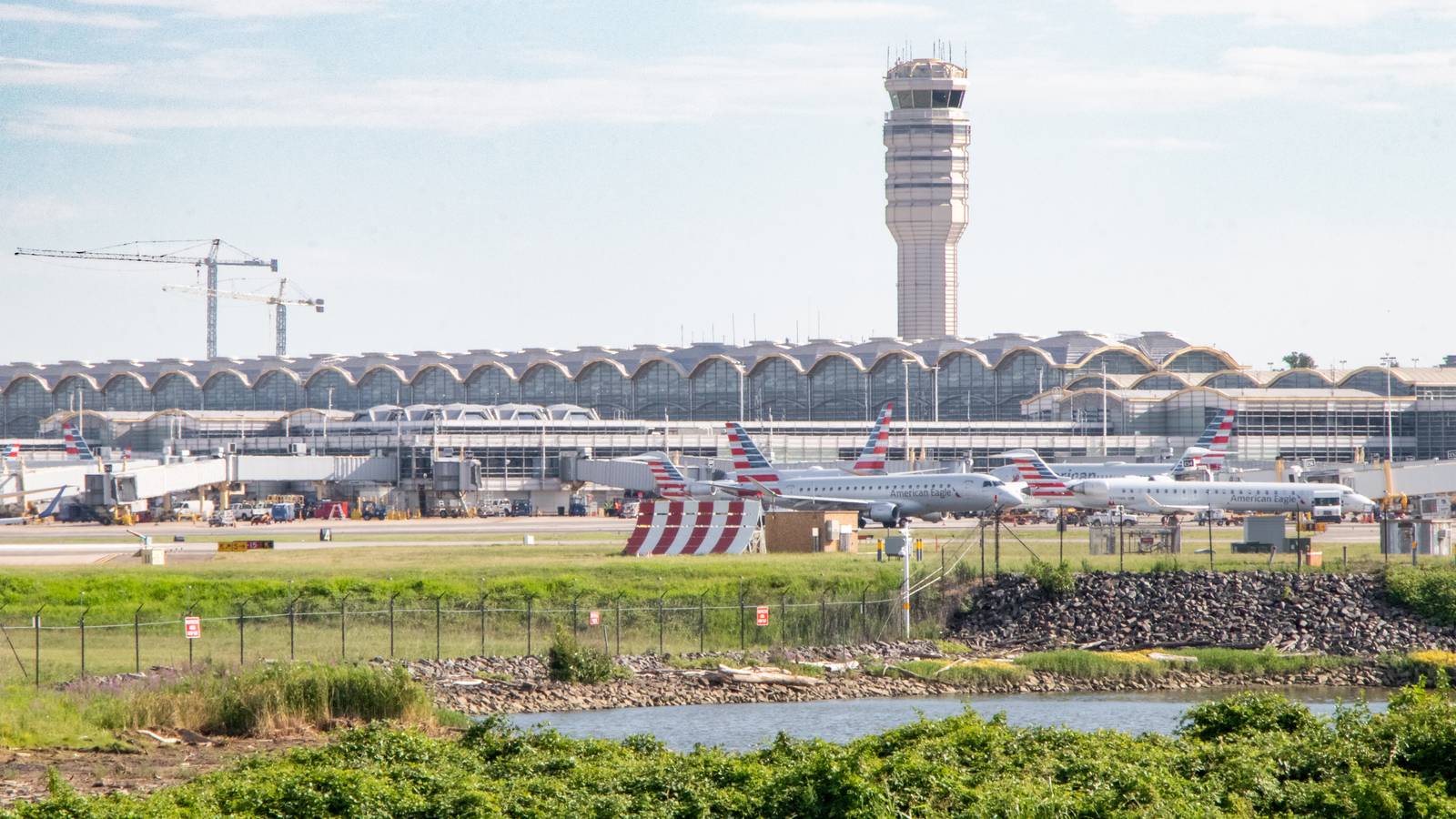 ATC Staffing Was Reportedly “Not Normal” During American Eagle CRJ700 Crash