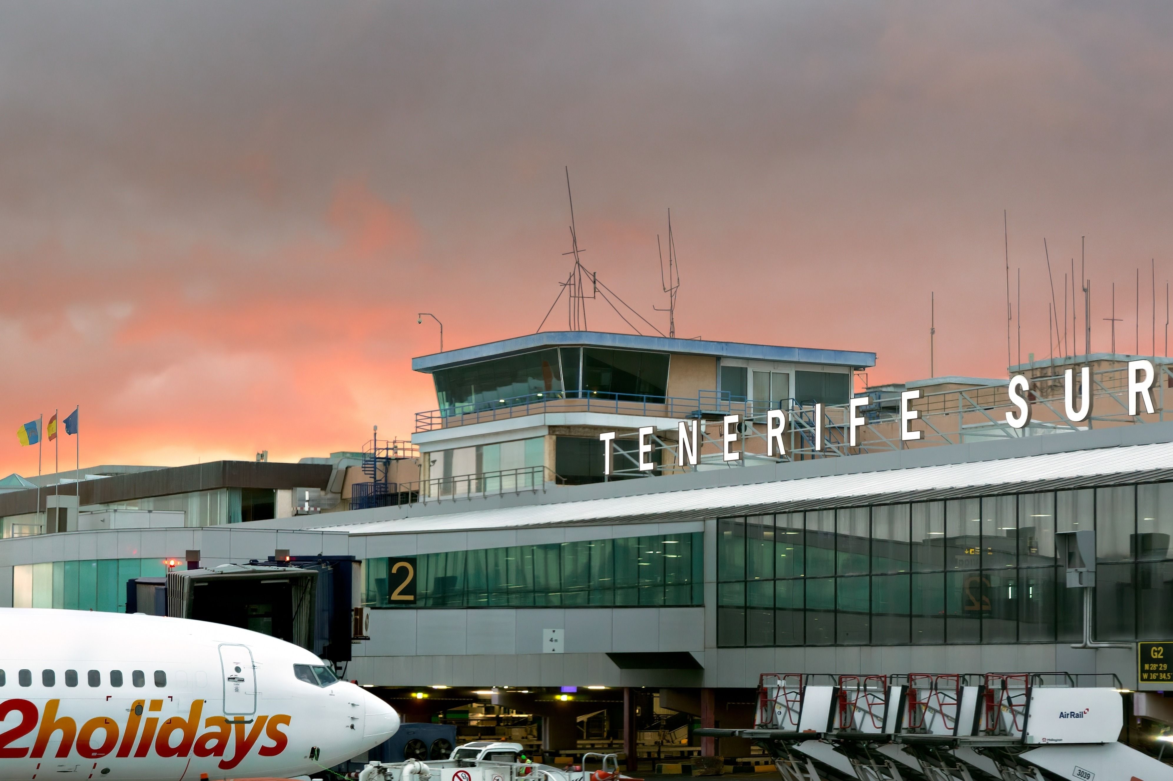 Private Jet Blocking Tenerife Runway Causes Significant Delays And Diversions