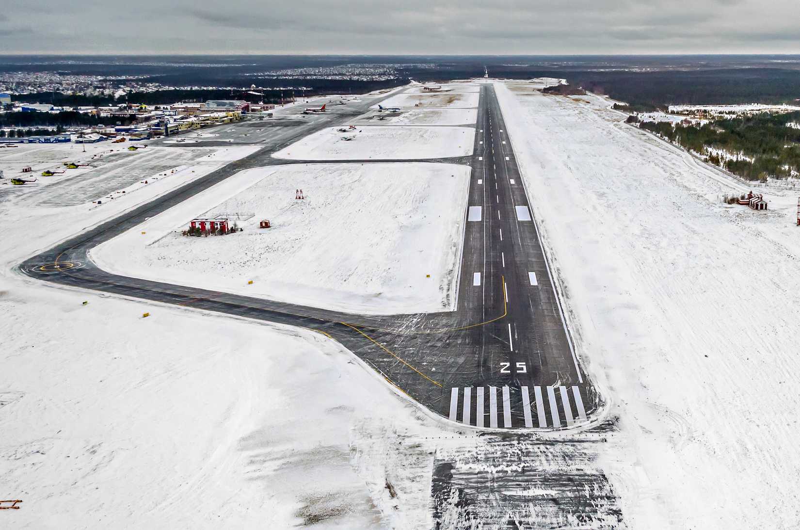 White Out: How Do Airports Manage Winter Storms?