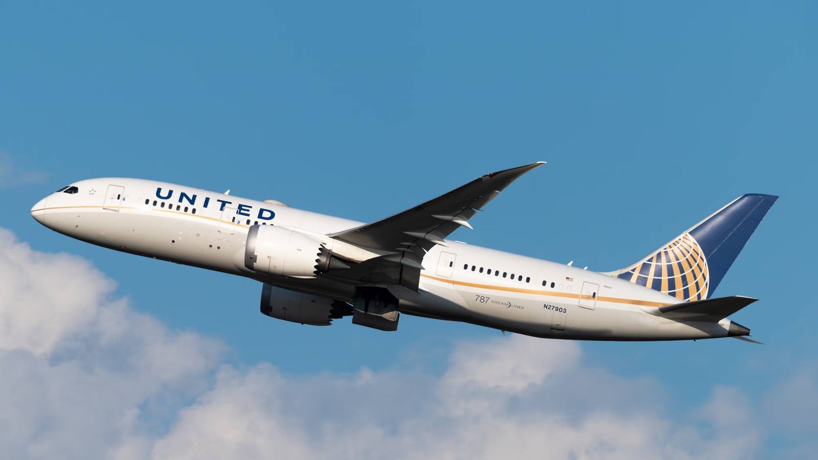 6 Injured After United Airlines Boeing 787 Flight From Lagos Suffers Abrupt Altitude Drop