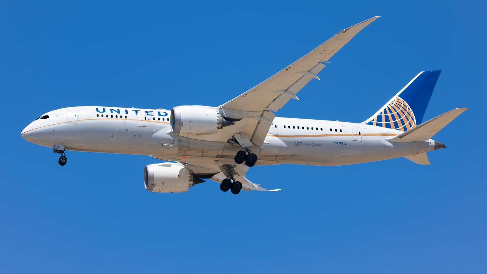 Comparing The 2 Boeing 787 Dreamliner Engines